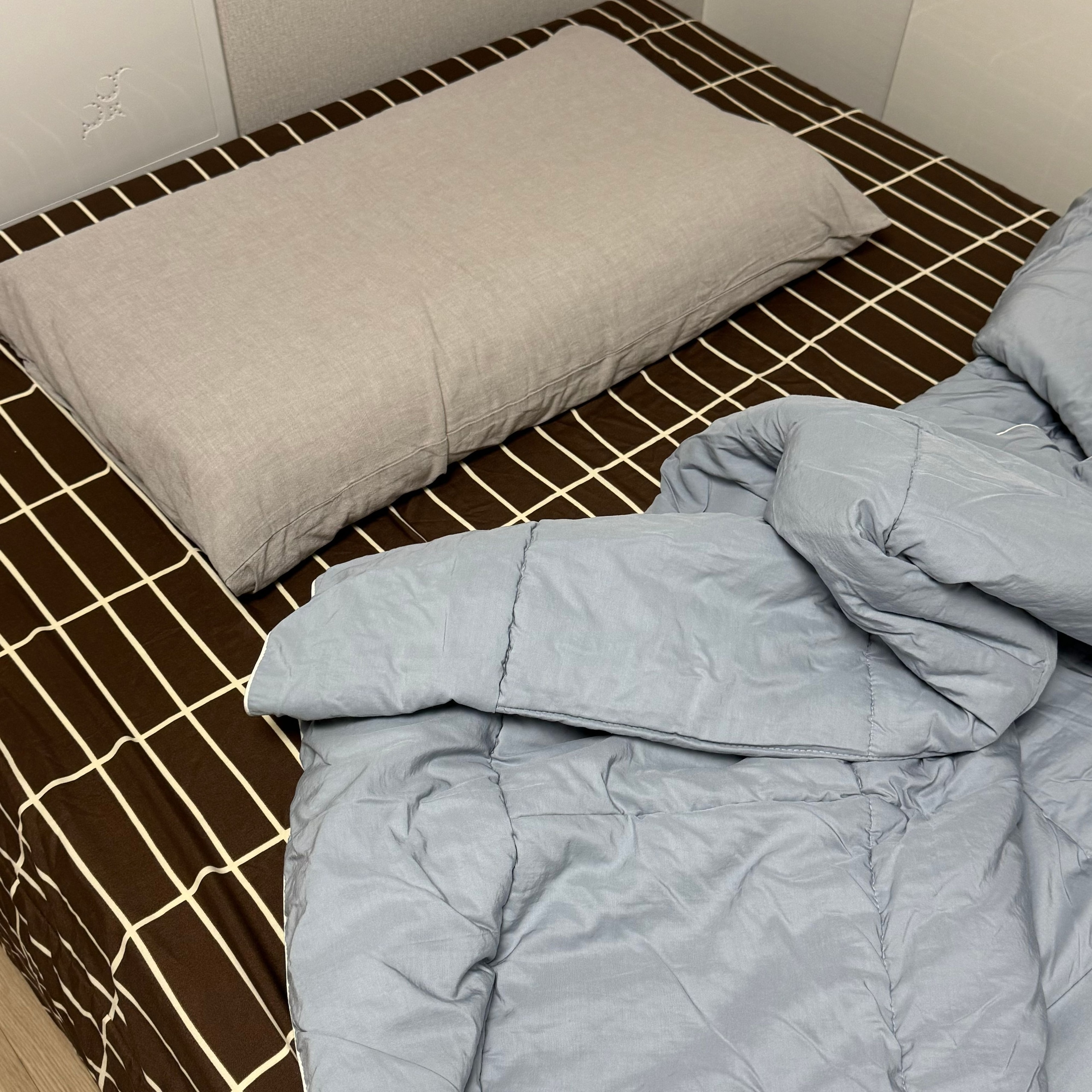 Little Mansion Check Allergy-Care Mattress Fitted Sheet user photo