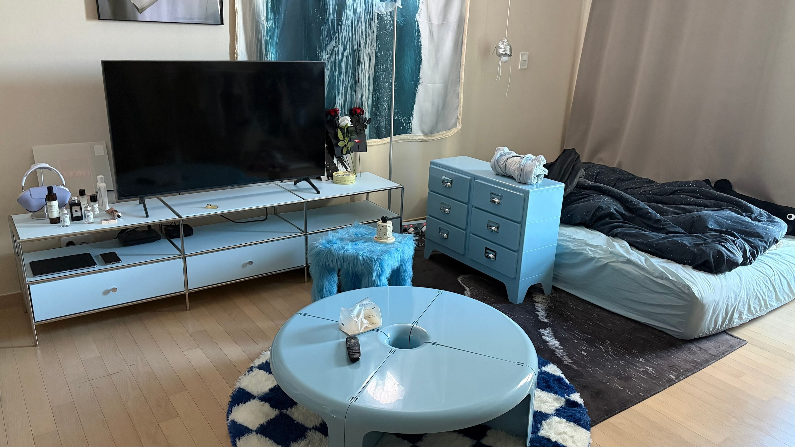 Quarter Modular Round Coffee Table user photo