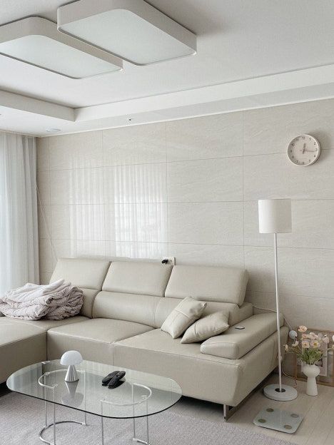 Nordic-Style Silent Wall Clock user photo