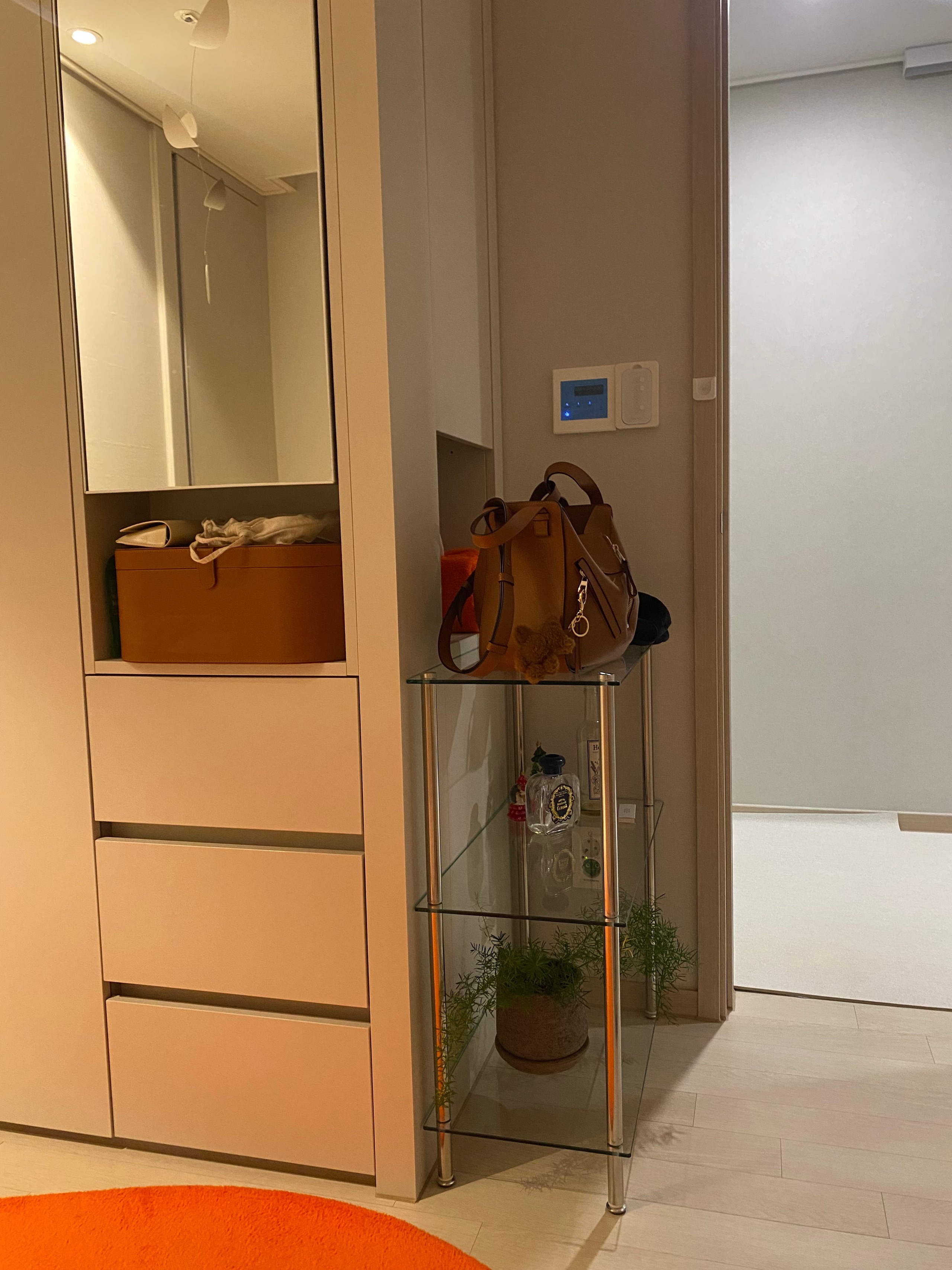 Mid-Century Modular Glass Shelf user photo