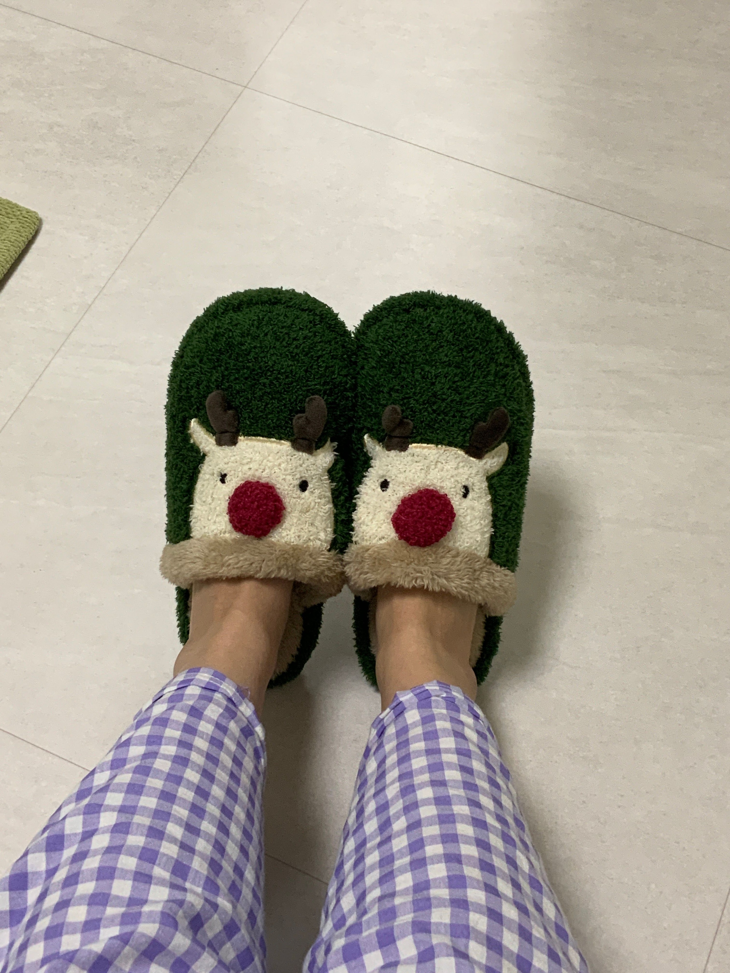 Rudolph Fuzzy Winter Slippers – 3 colors user photo