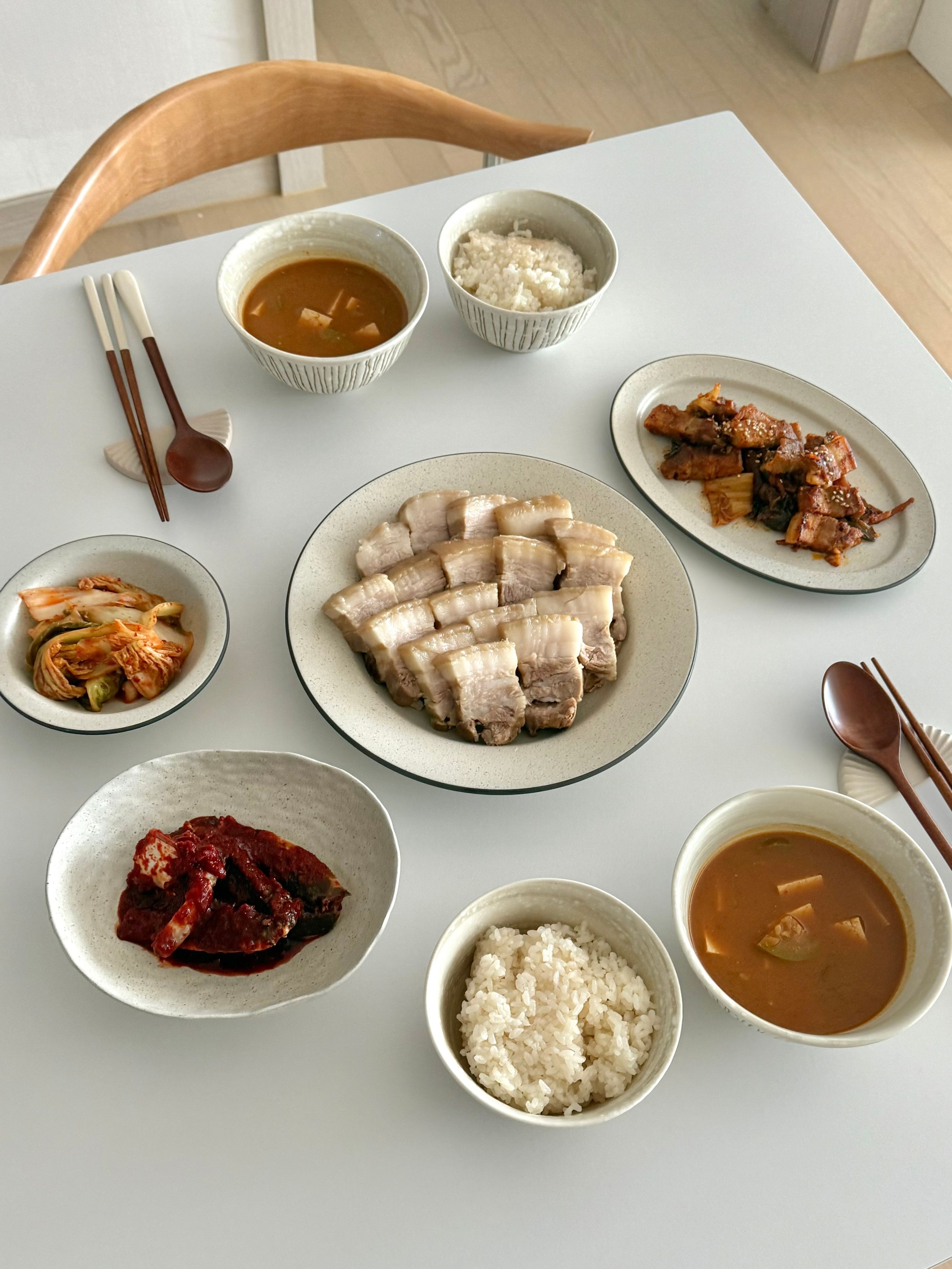 Neoul Handmade Footed Oval Pasta Bowl – Medium user photo