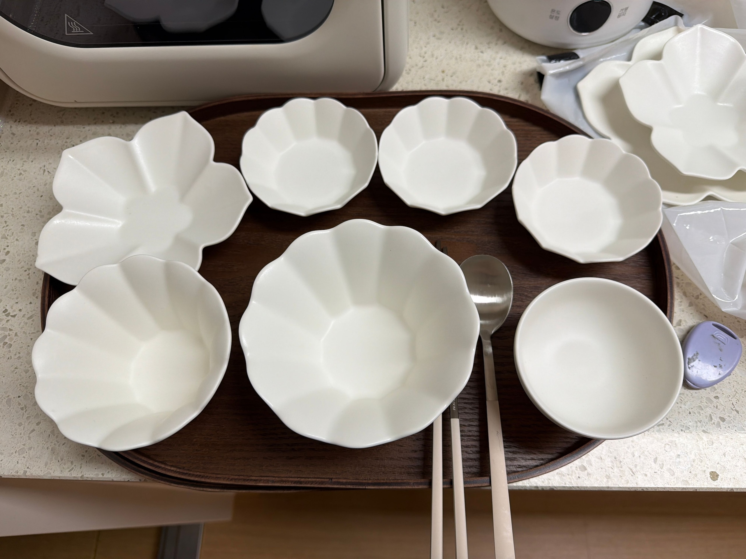 Eunseol Petal Dinnerware Set (12-Piece) user photo