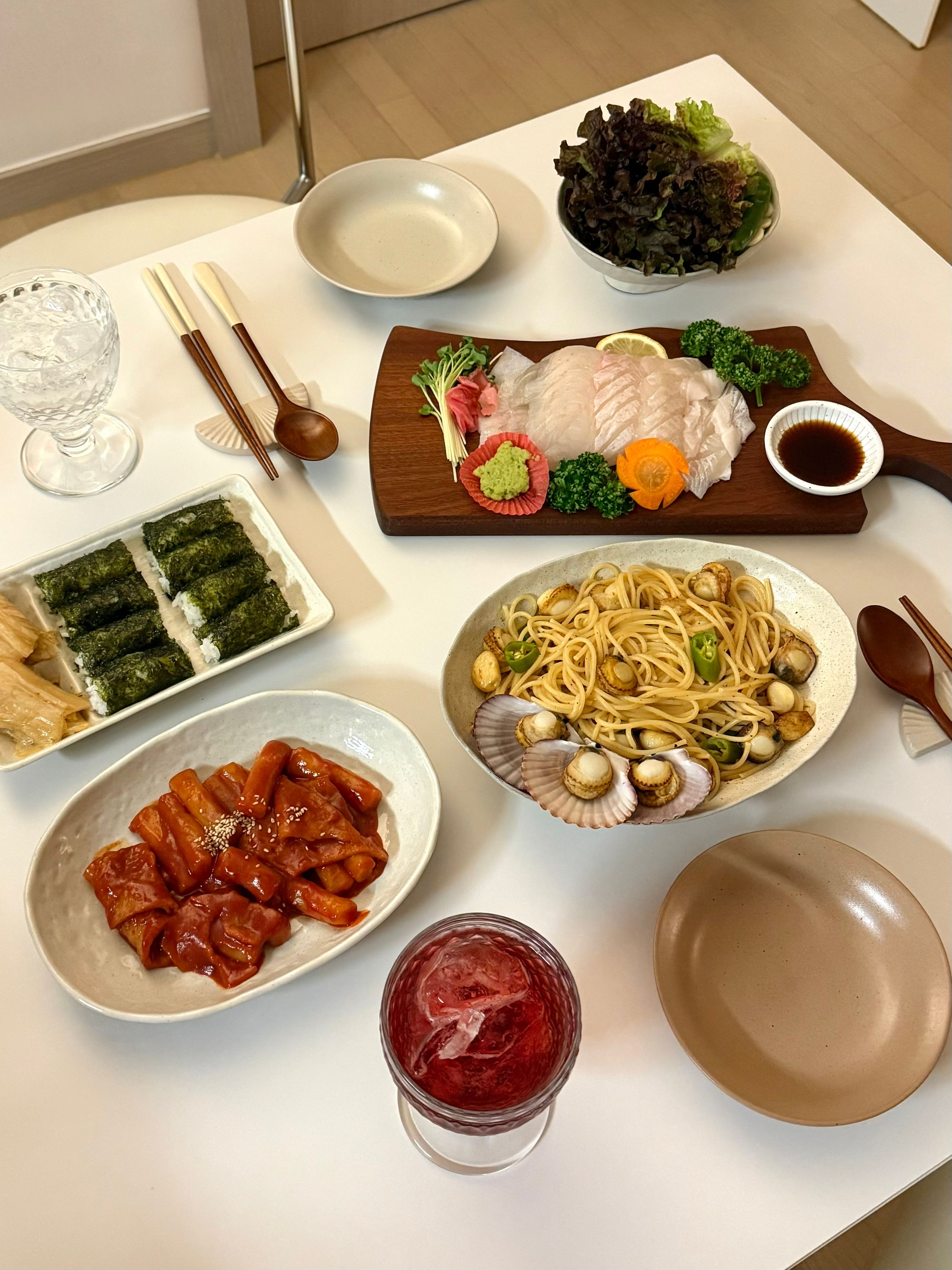 Neoul Handmade Footed Oval Pasta Bowl – Medium user photo