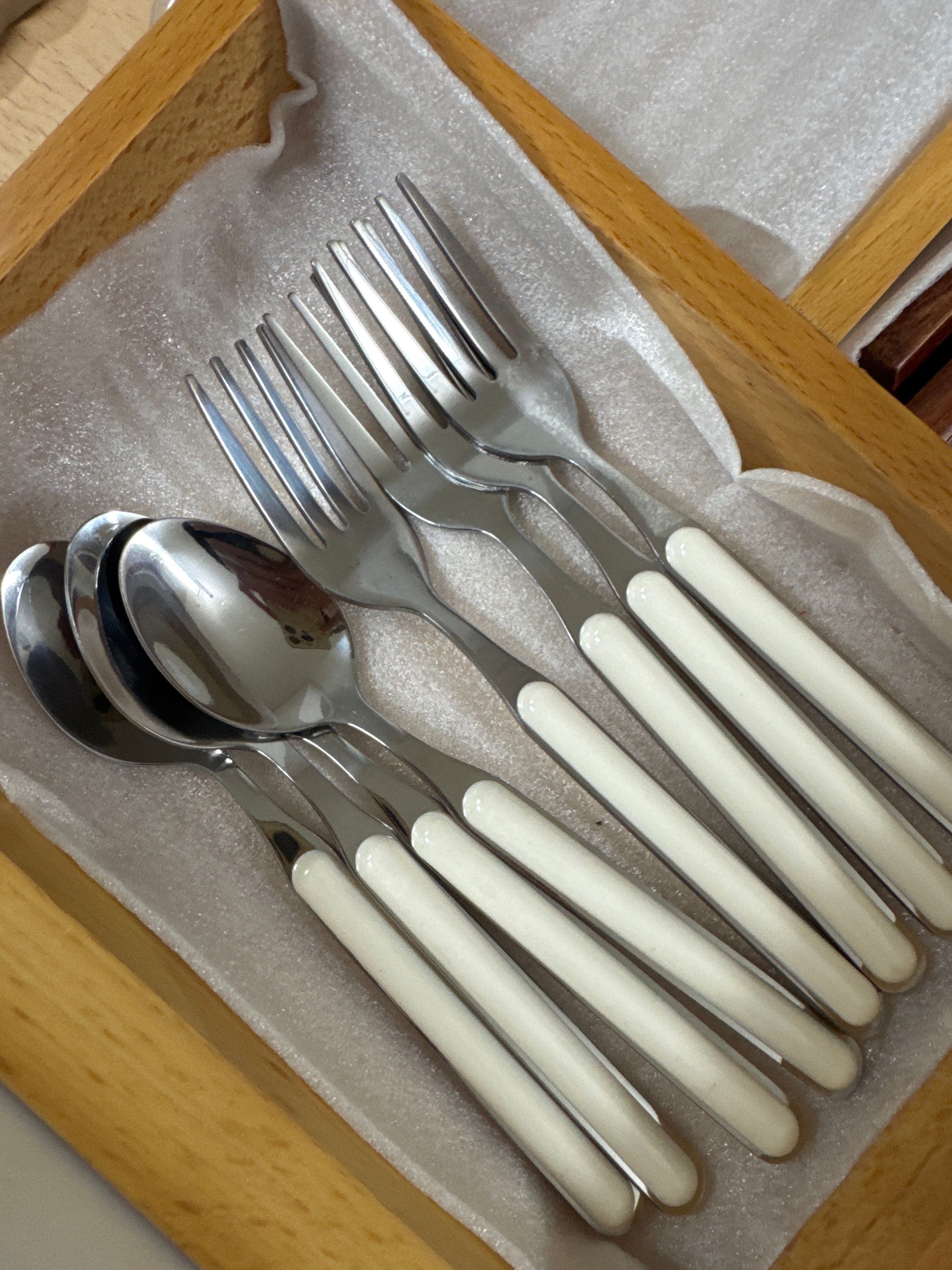Ivory Dessert Spoon & Fork Set (8-piece) user photo