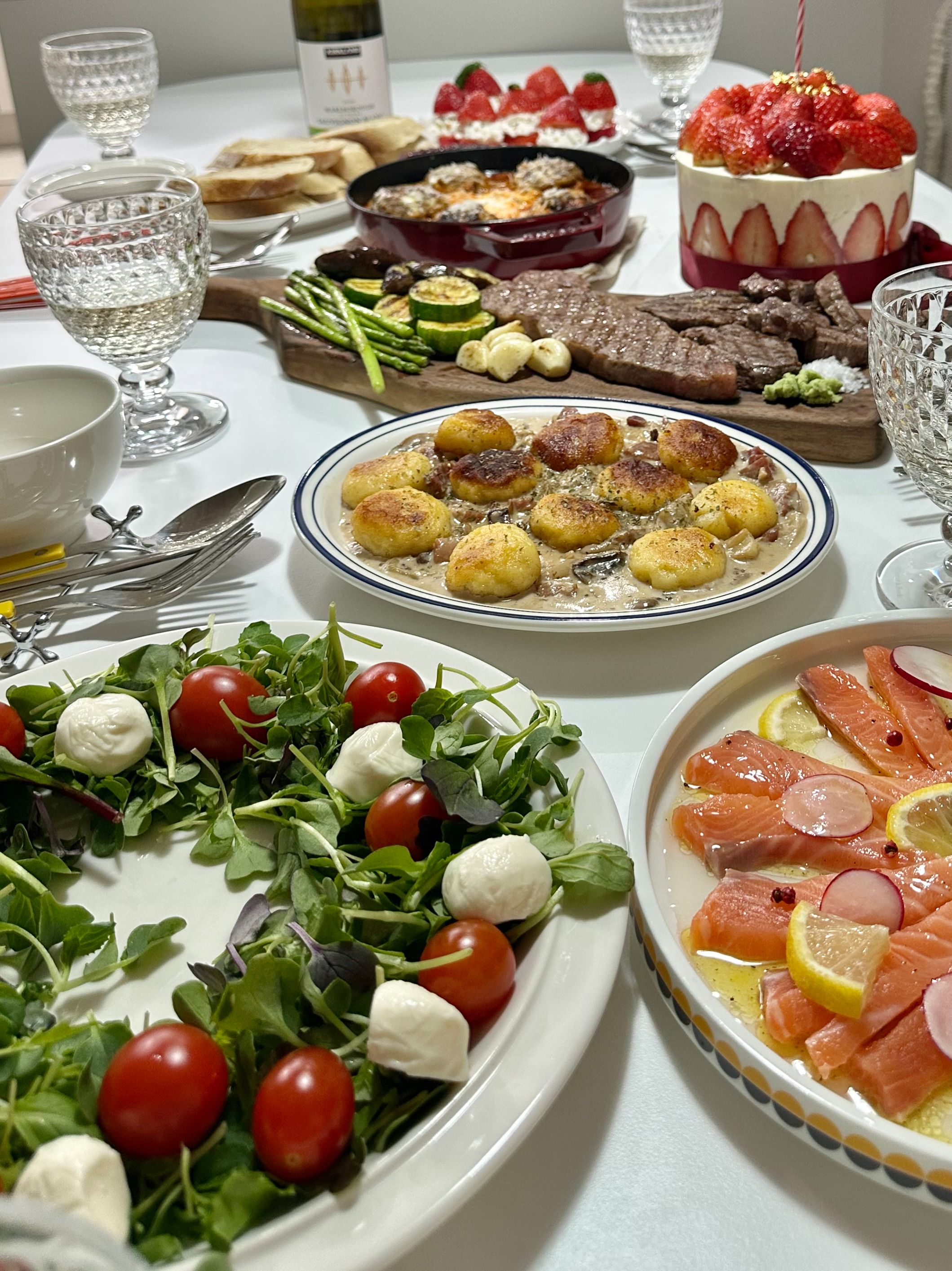 Modern Color-Handled Flatware Set for 2 (8-Piece) user photo