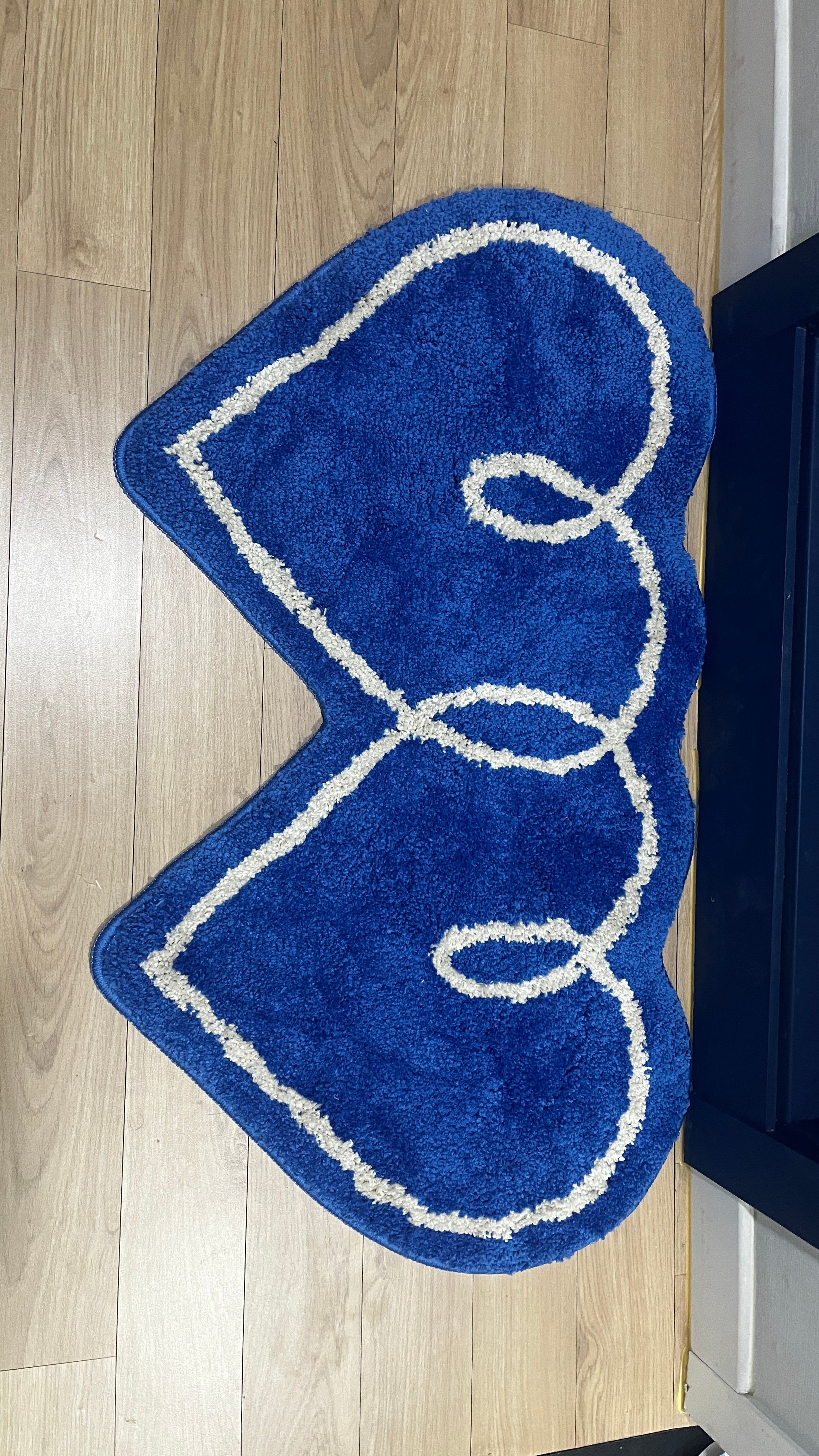 BWTZ Double Heart Accent Rug user photo