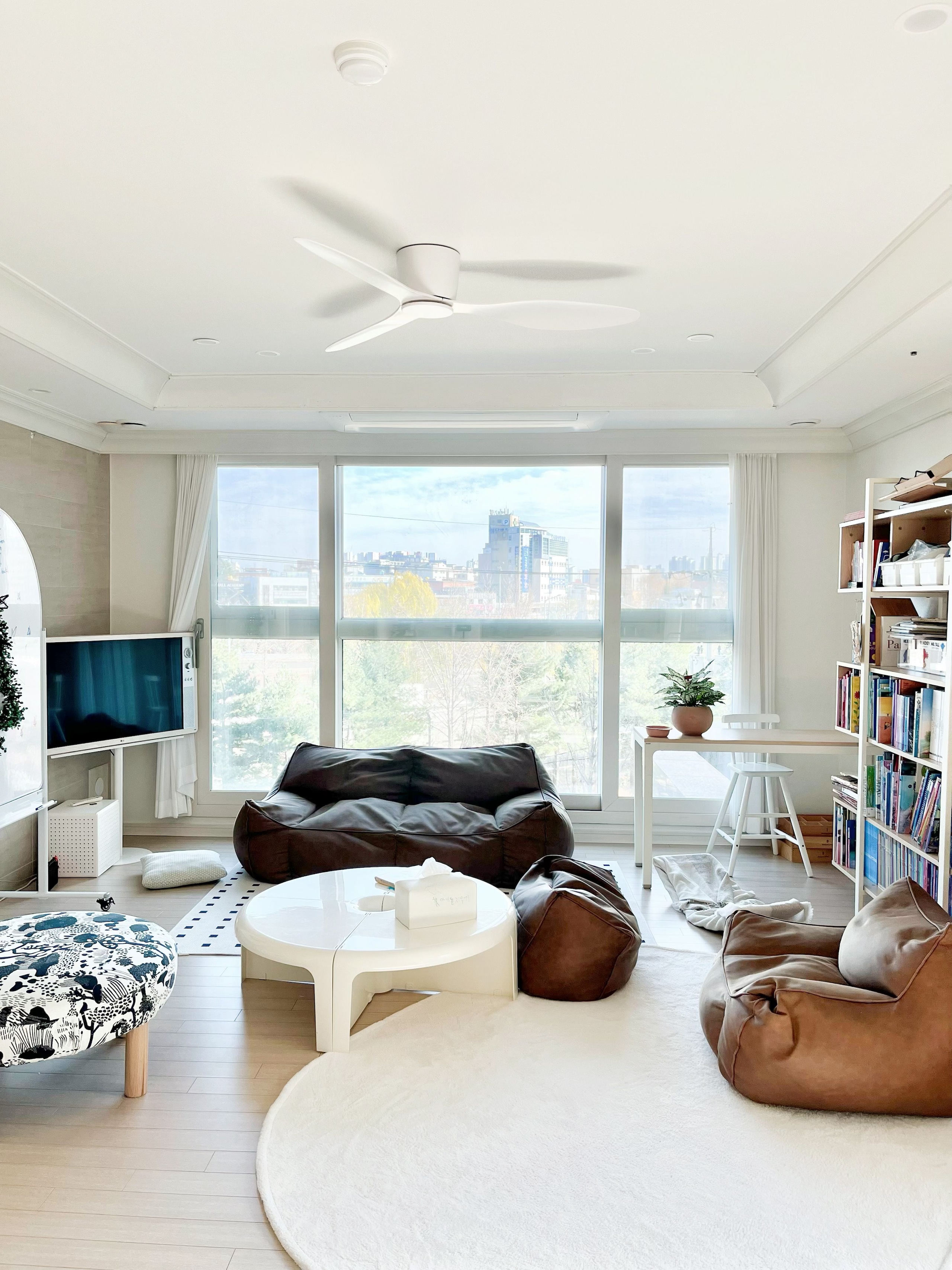 Quarter Modular Round Coffee Table user photo