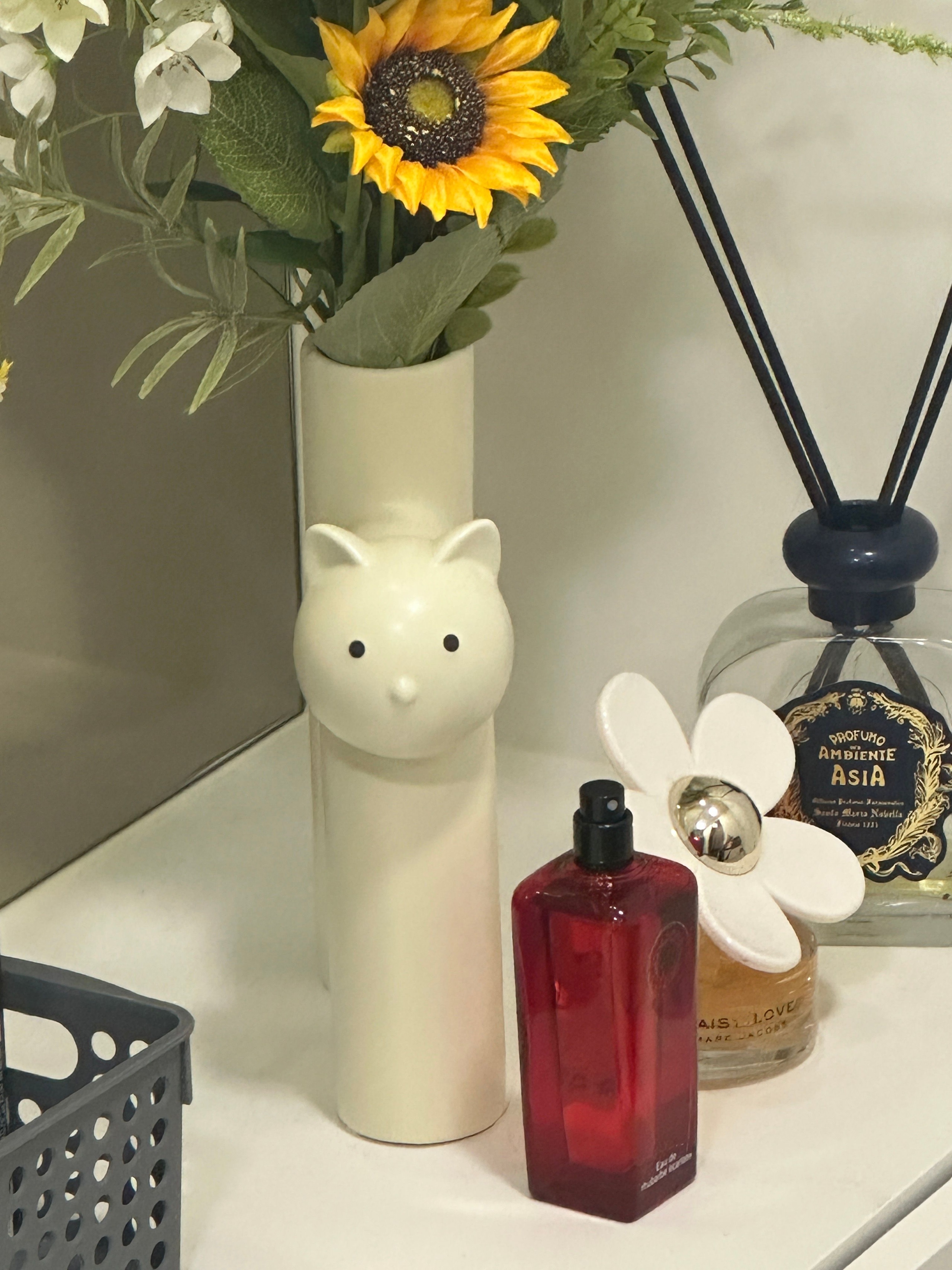 Cat Ikebana Ceramic Vase user photo