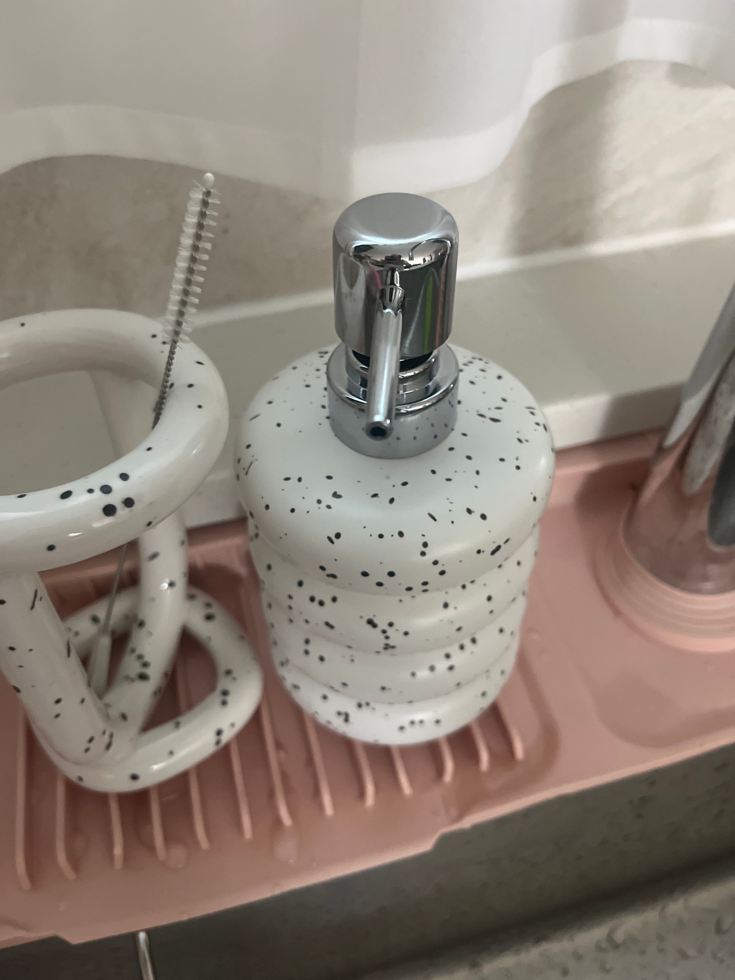 Ceramic Volume Soap Dispenser user photo