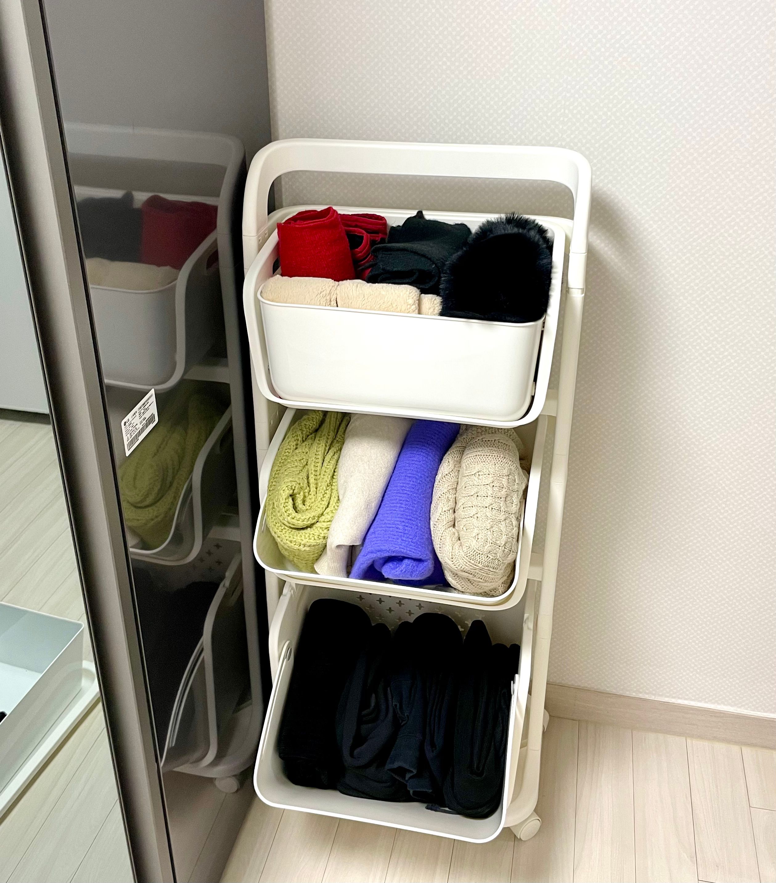 Rolling Swing Laundry Cart user photo