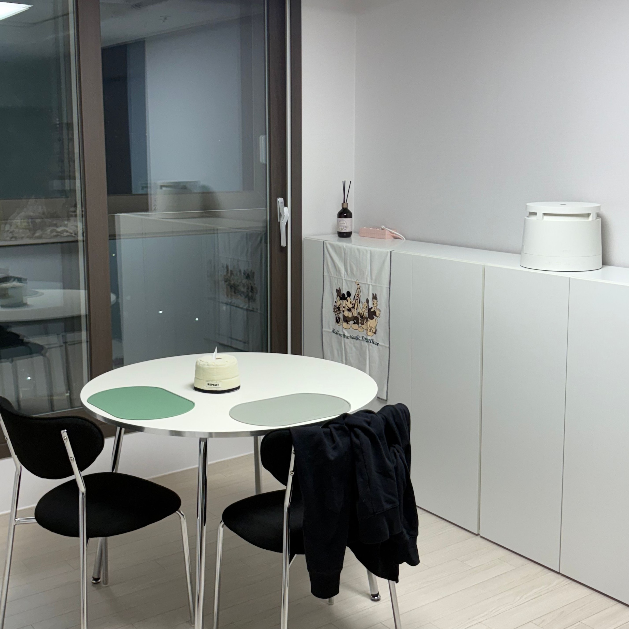 Modern Chrome Round Dining Table - 39.4