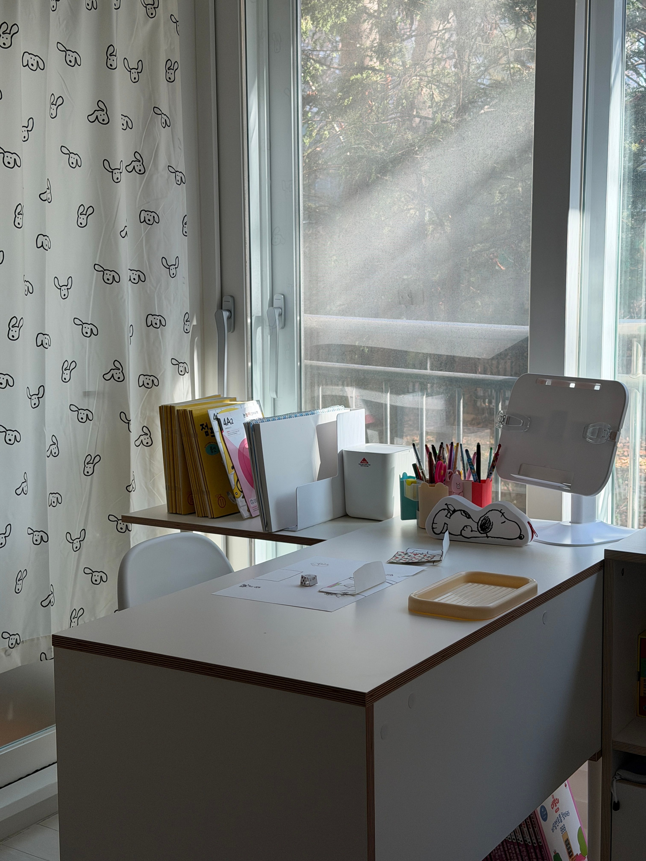 Bridge E0 Corner Desk & Bookshelf Set user photo