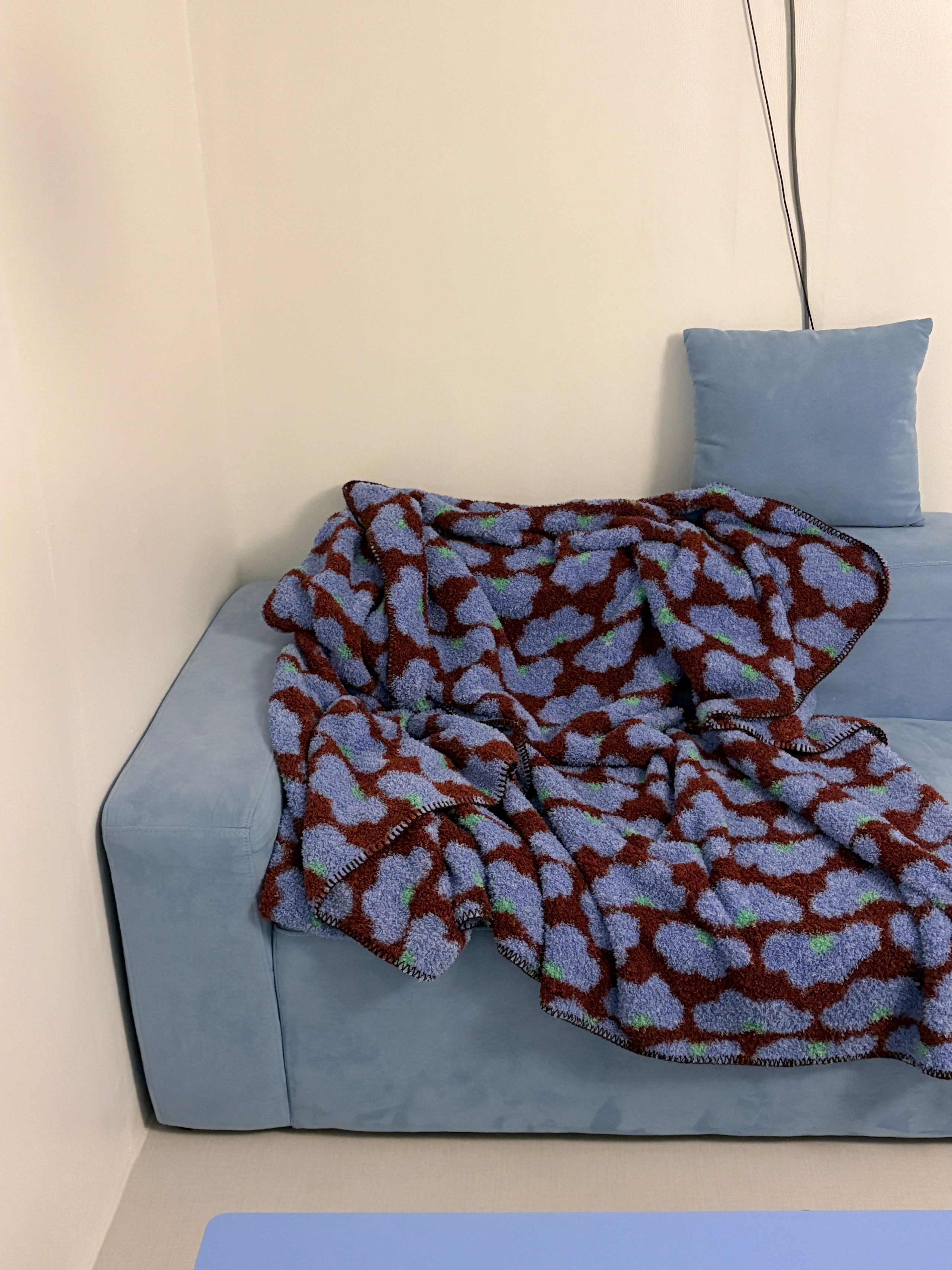 Fluffy Long-Pile Knit Comfort Blanket user photo