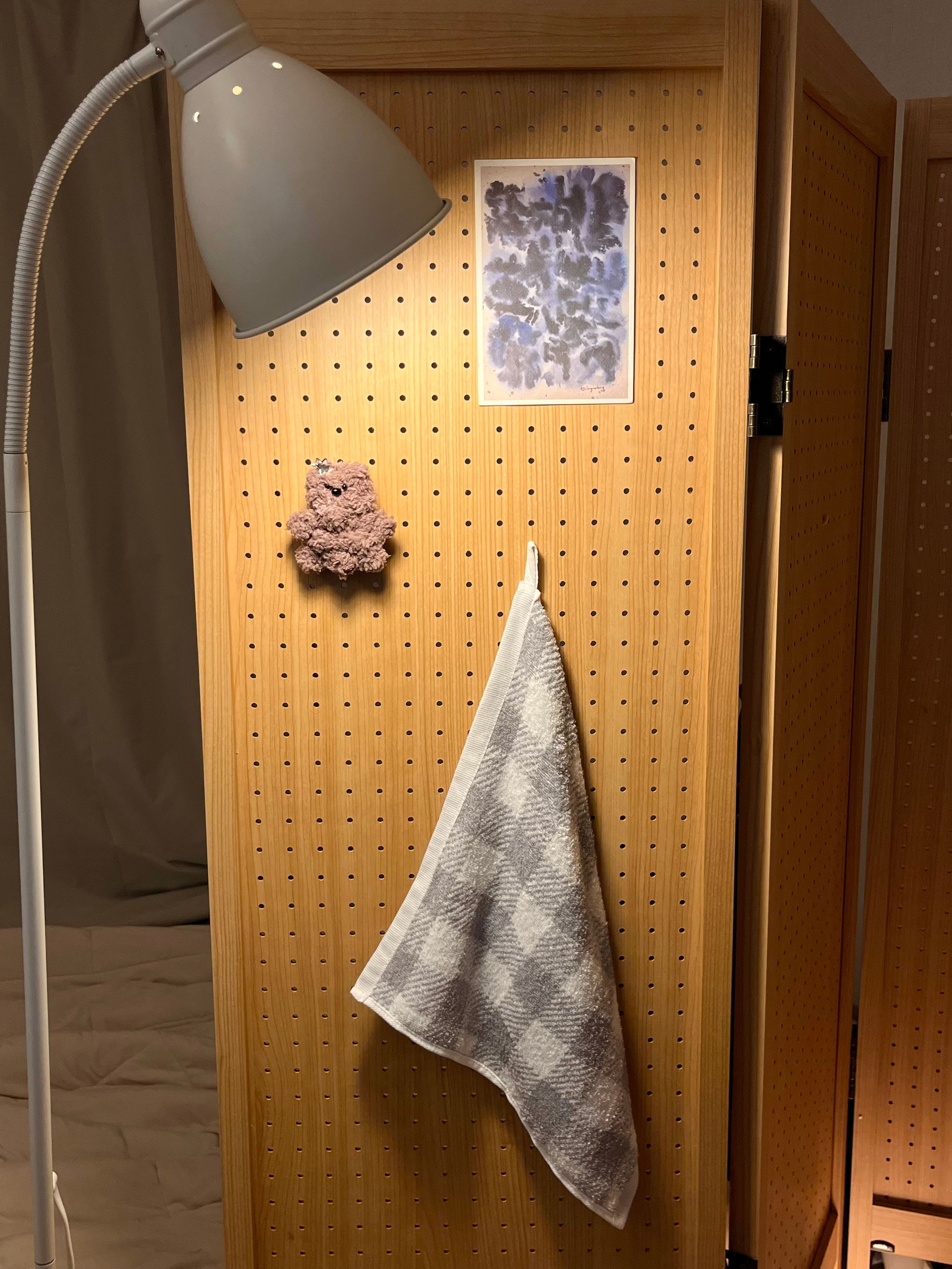Vine 3-Panel Pegboard Standing Partition user photo