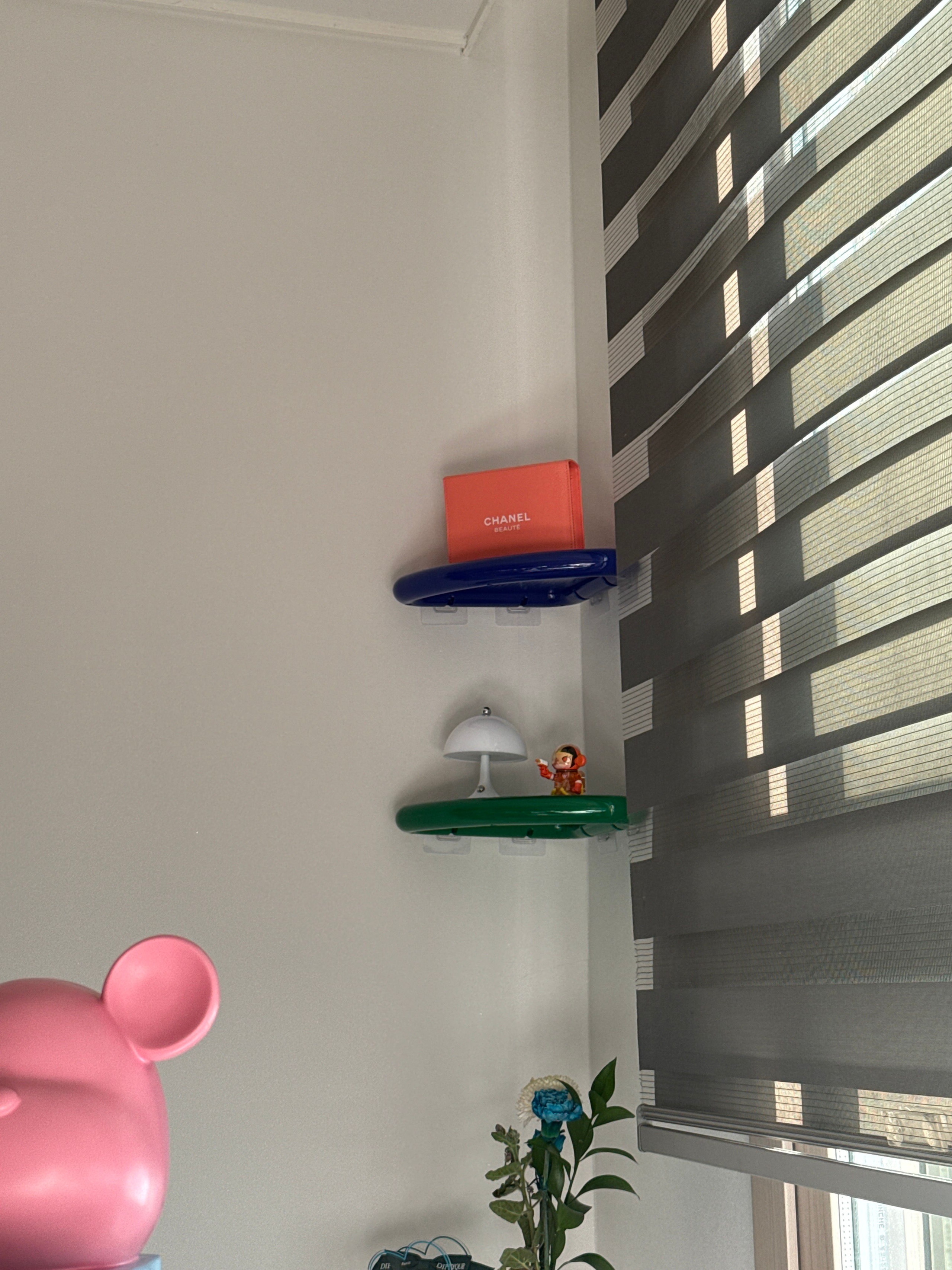 No-Drill Colorful Corner Shelf user photo