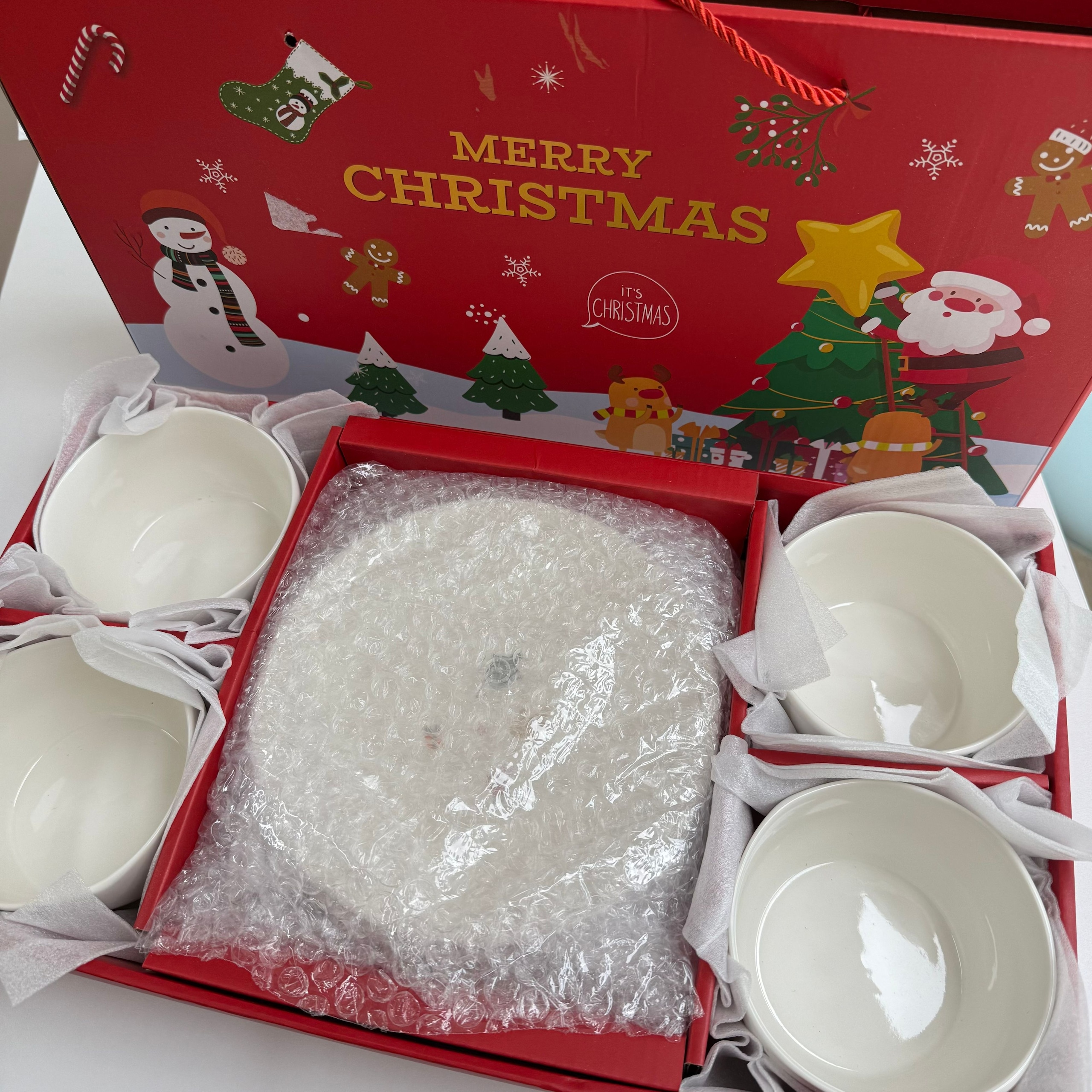 Santa Christmas Dinnerware Set for 4 user photo