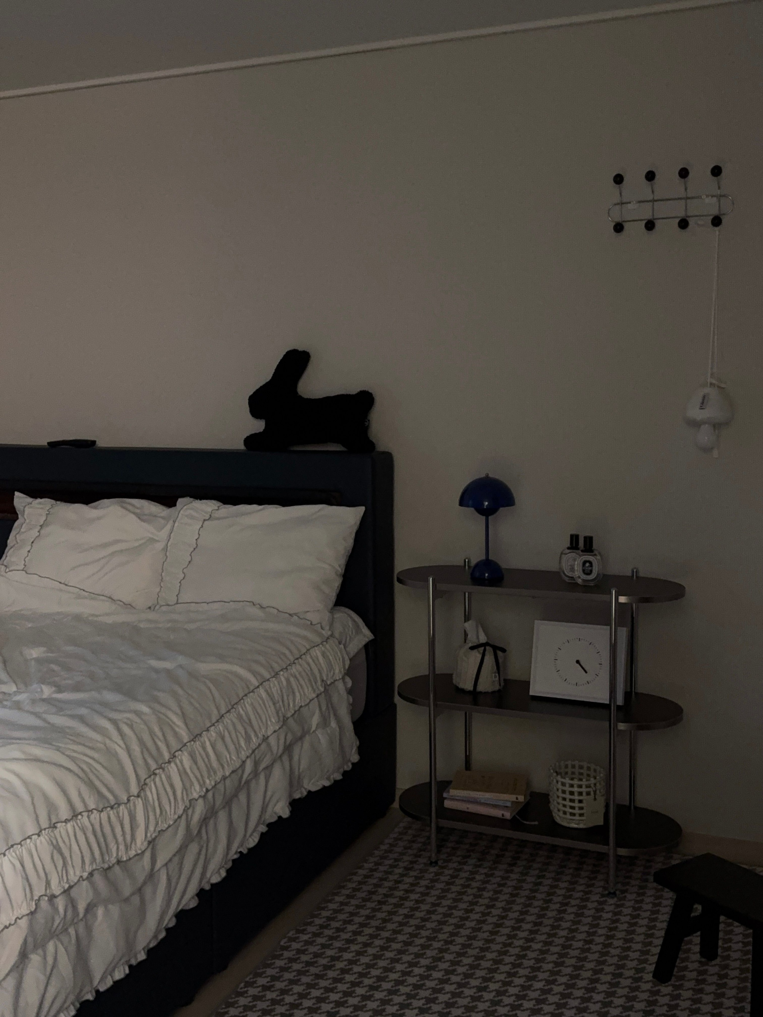 Gott Black Mid-Century Shelf user photo