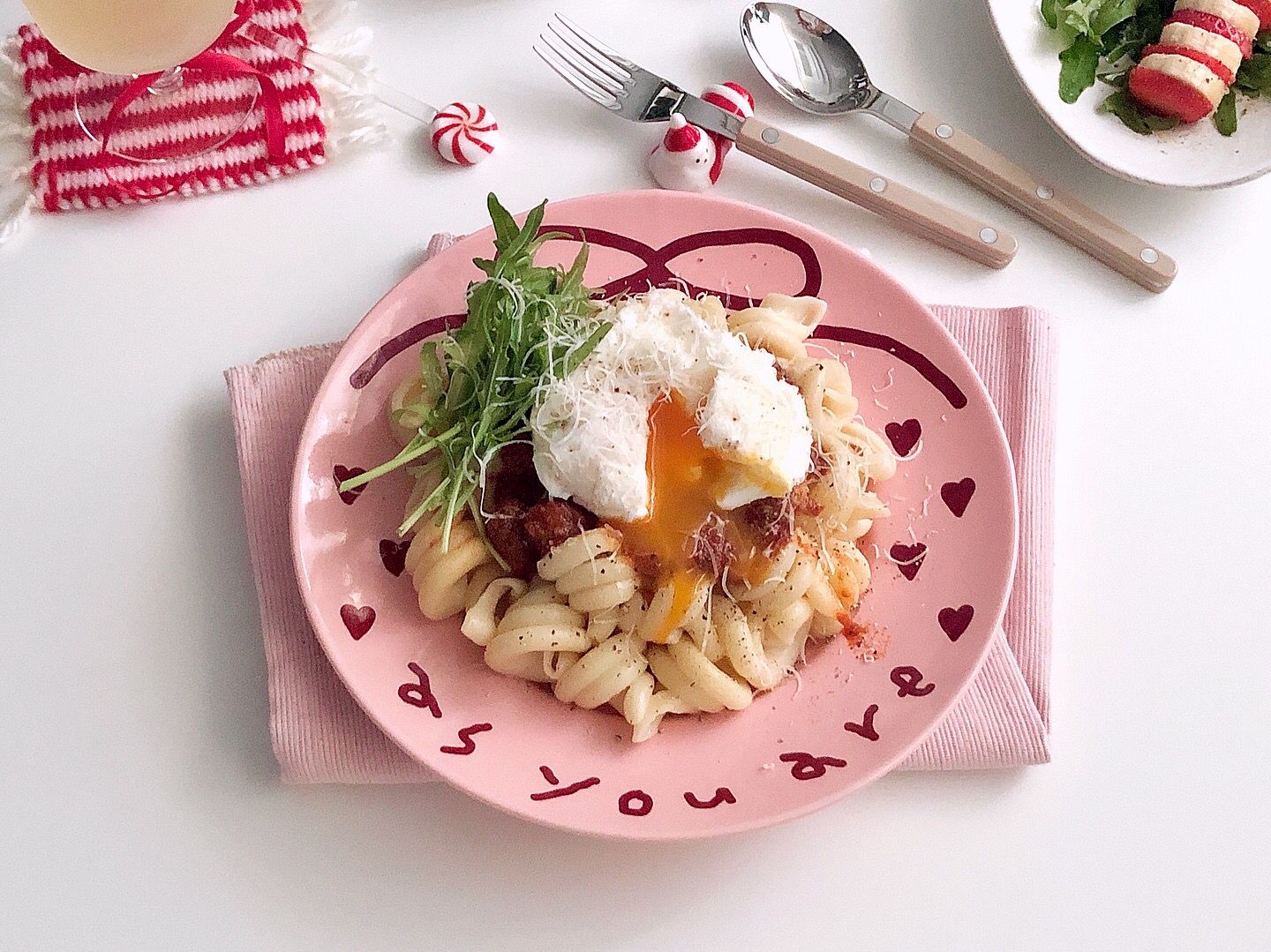 Pink Edition Ceramic Heart Salad Plate with Dressing Cup user photo