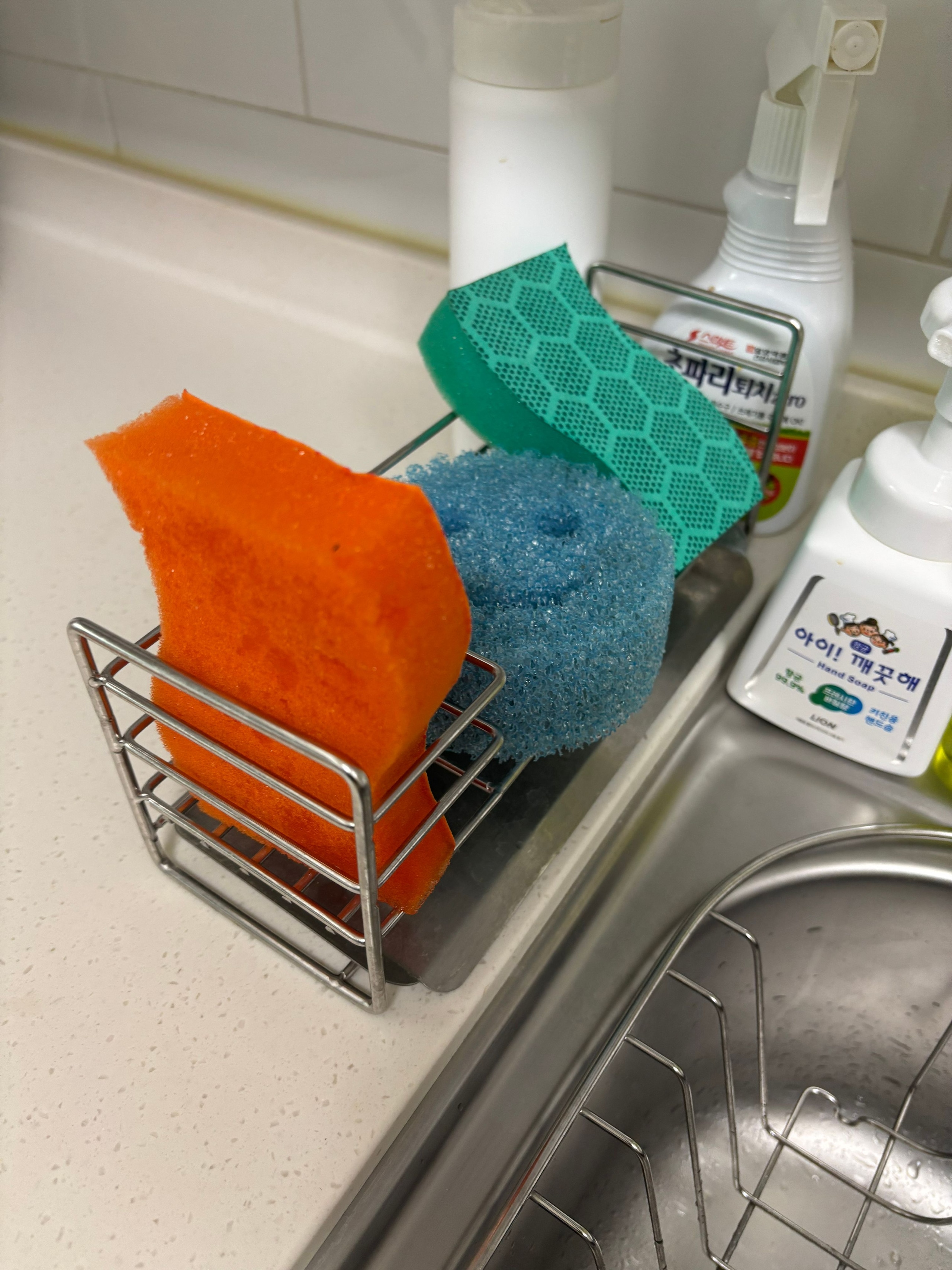 Stainless Steel Sponge Holder with Drain Tray user photo