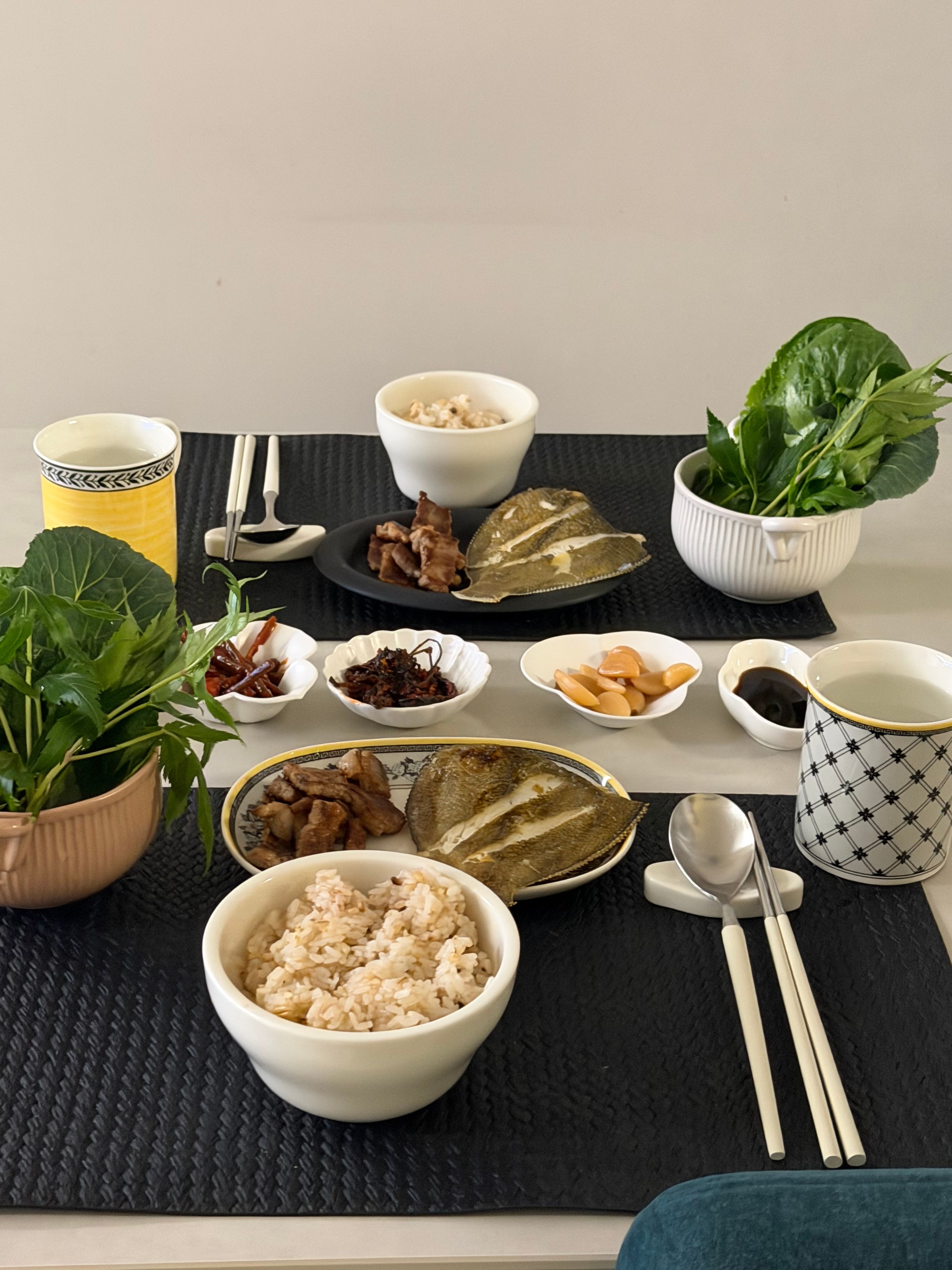 Ceramic Leaf Utensil Rest user photo
