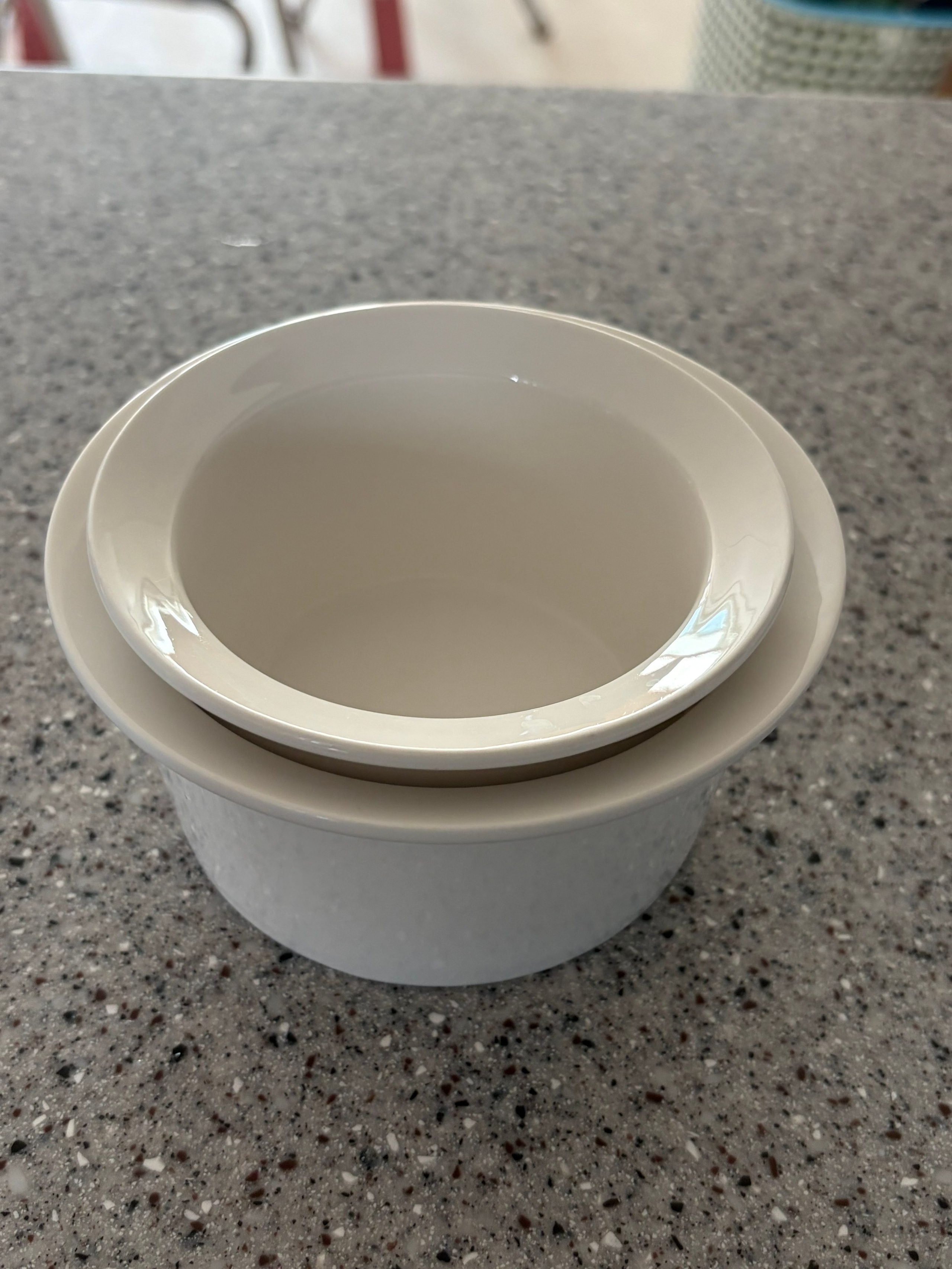 EBT Newlywed Ceramic Dinnerware Set for 4 (20-Piece) user photo