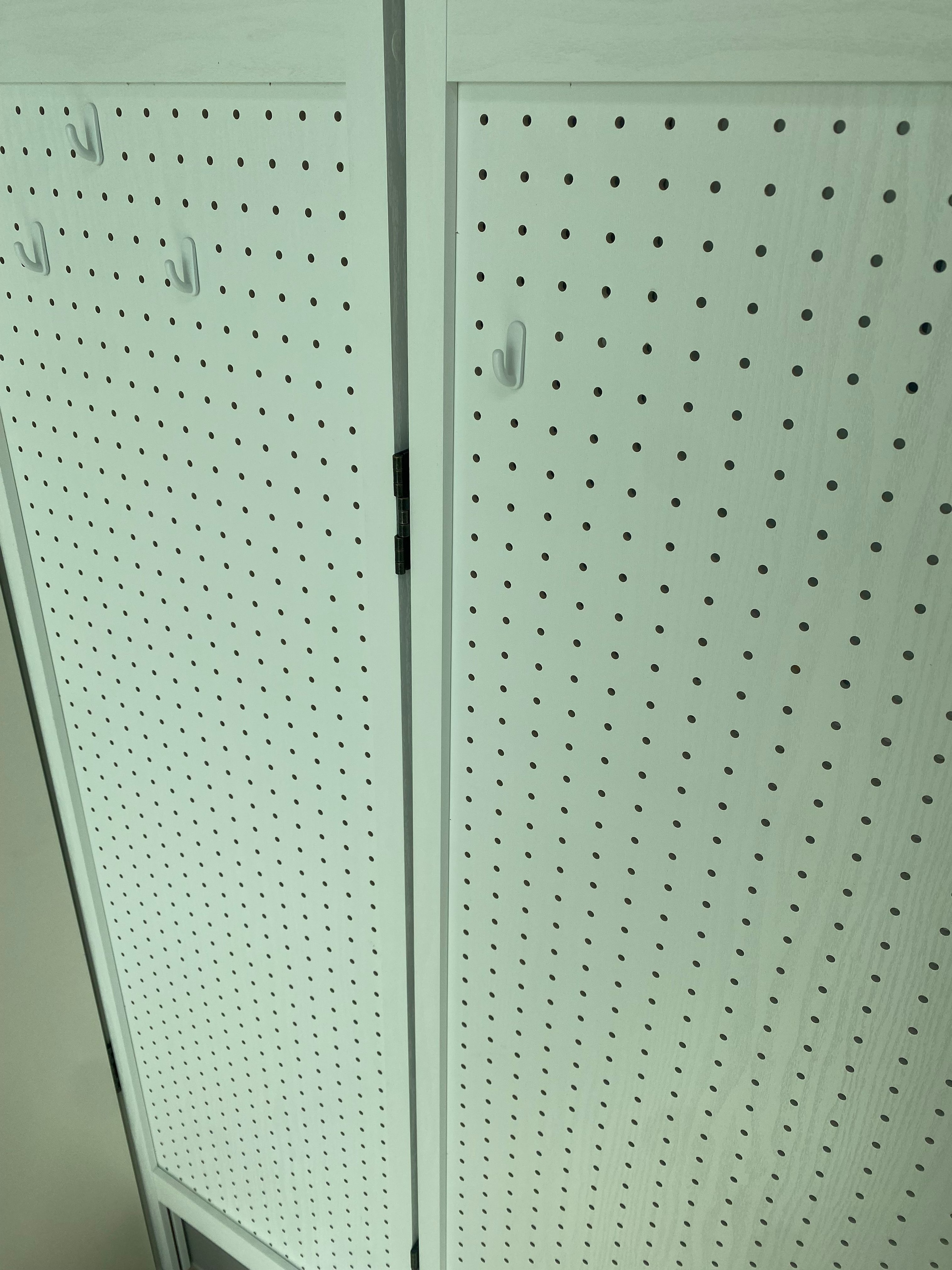 Vine 3-Panel Pegboard Standing Partition user photo
