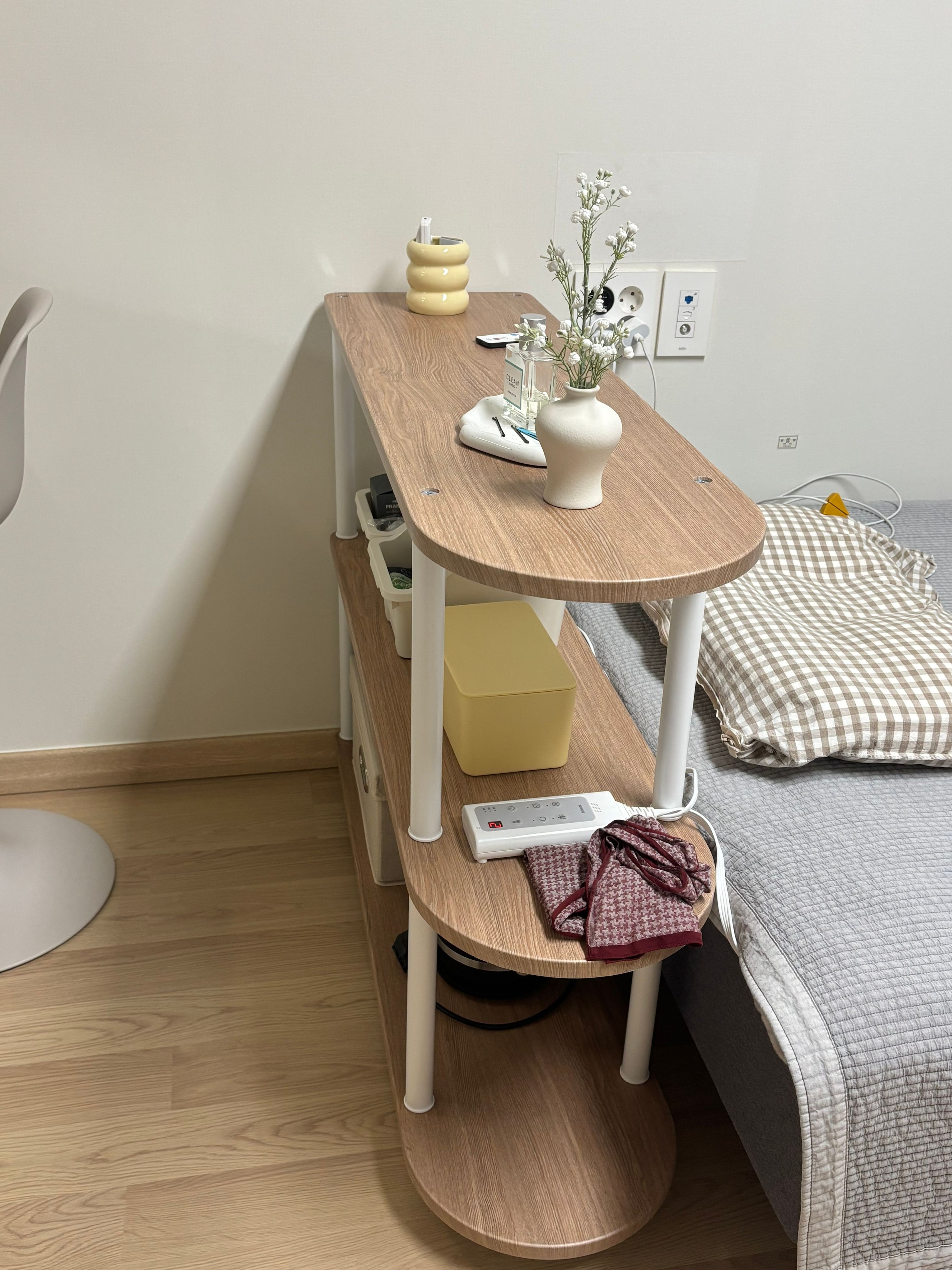 Half-Moon Wooden Shelf user photo