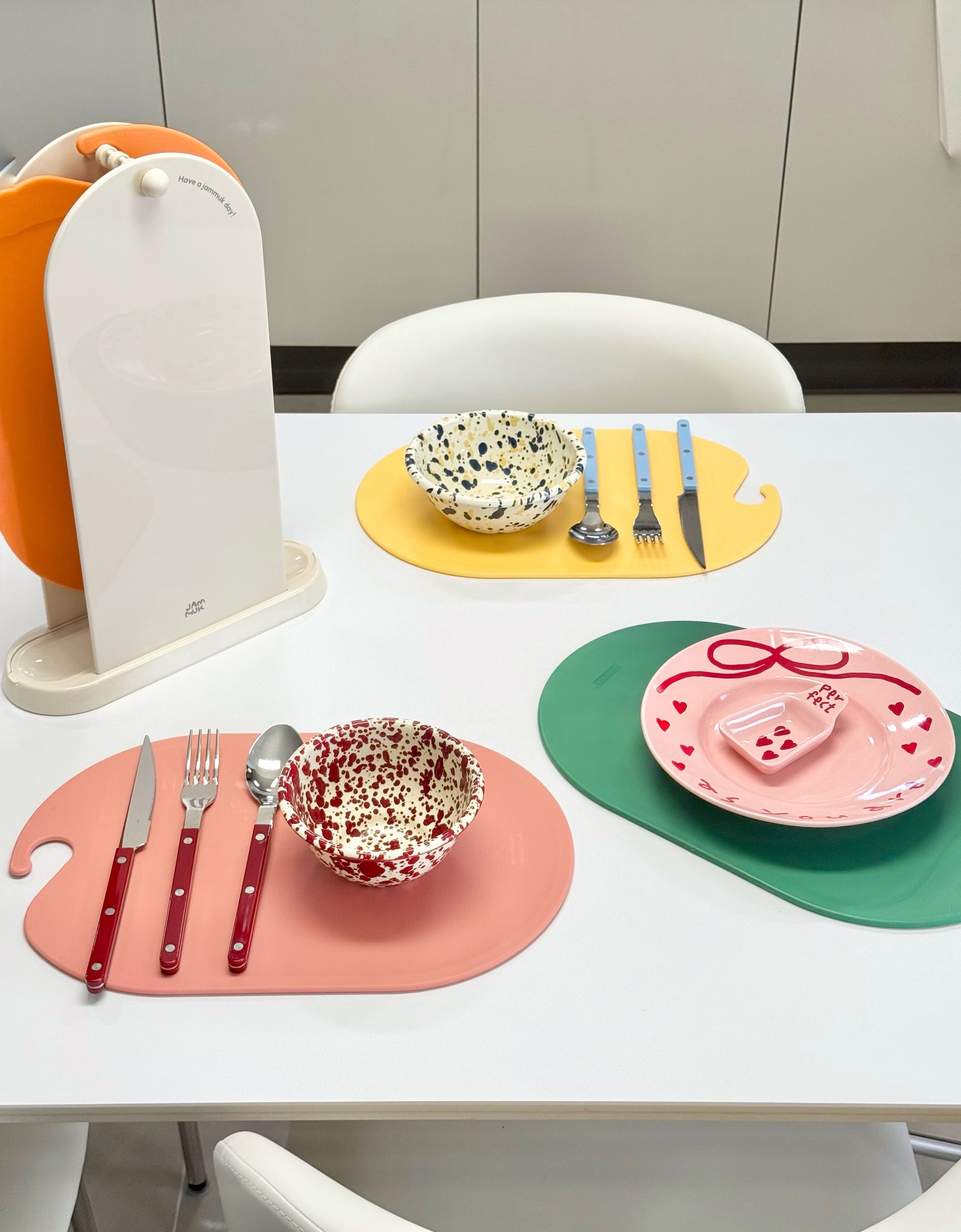 Pink Edition Ceramic Heart Salad Plate with Dressing Cup user photo