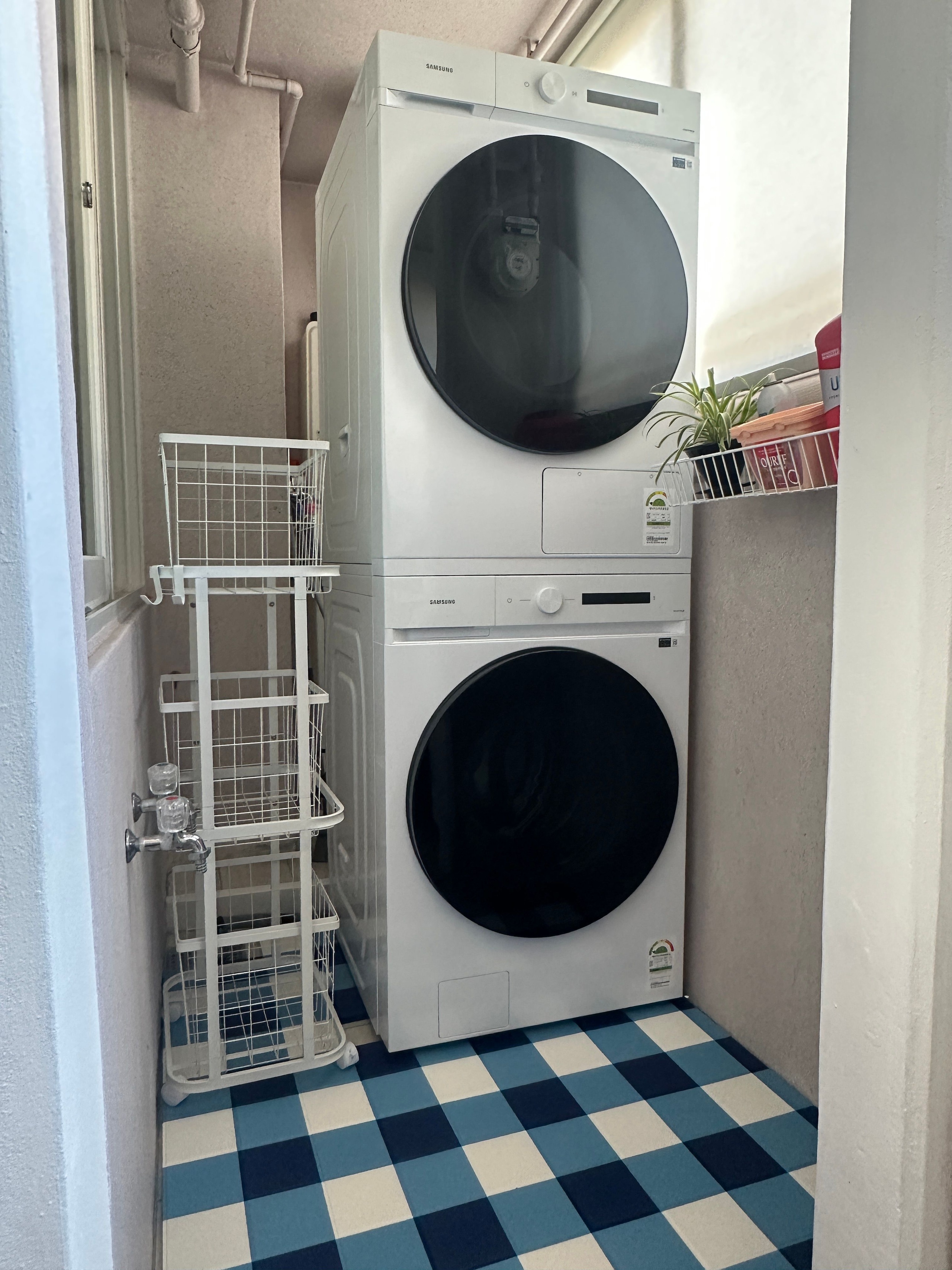 Dove 4-Frame 3-Tier Rolling Laundry Basket Trolley user photo