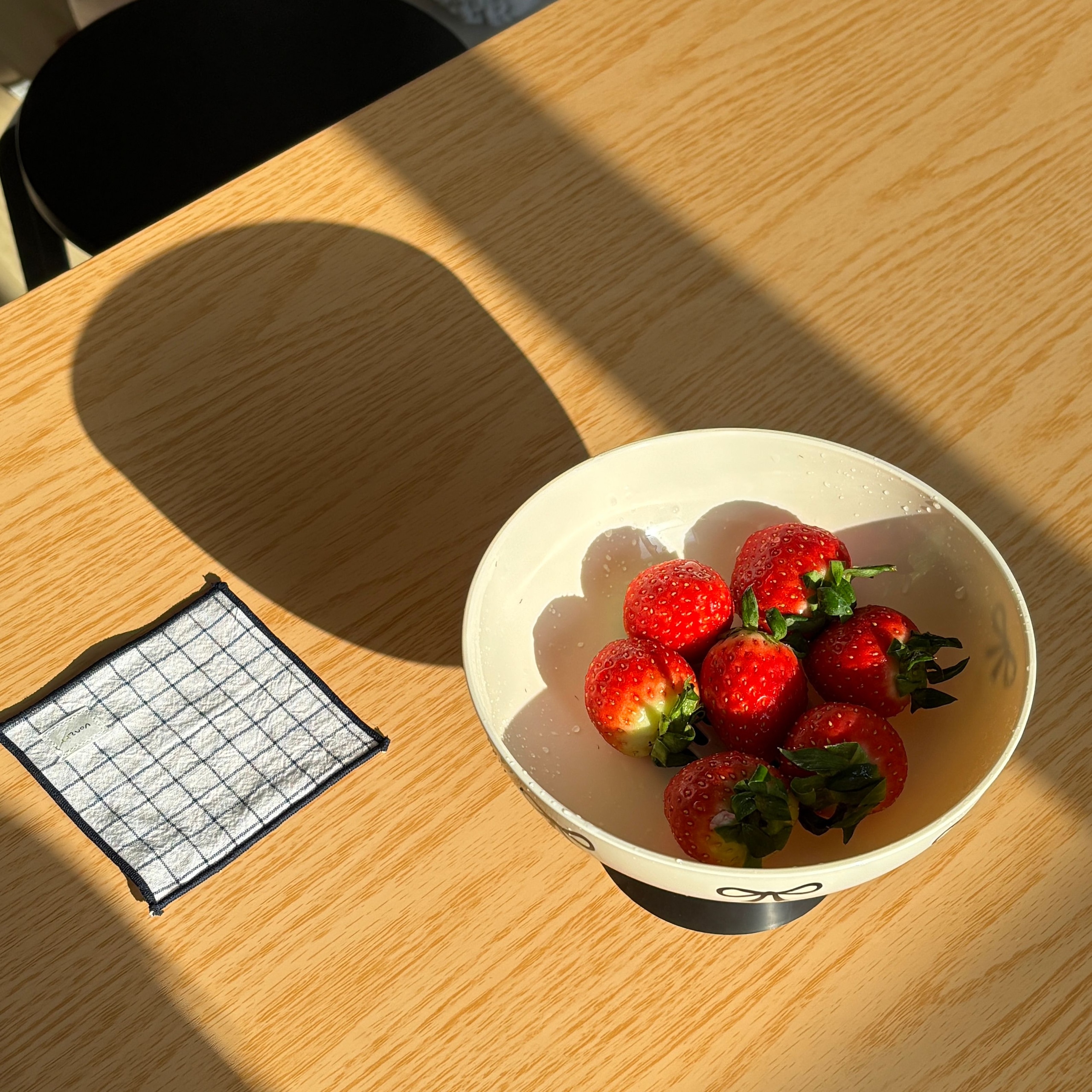 Bow Pedestal Fruit Bowl with Drain user photo
