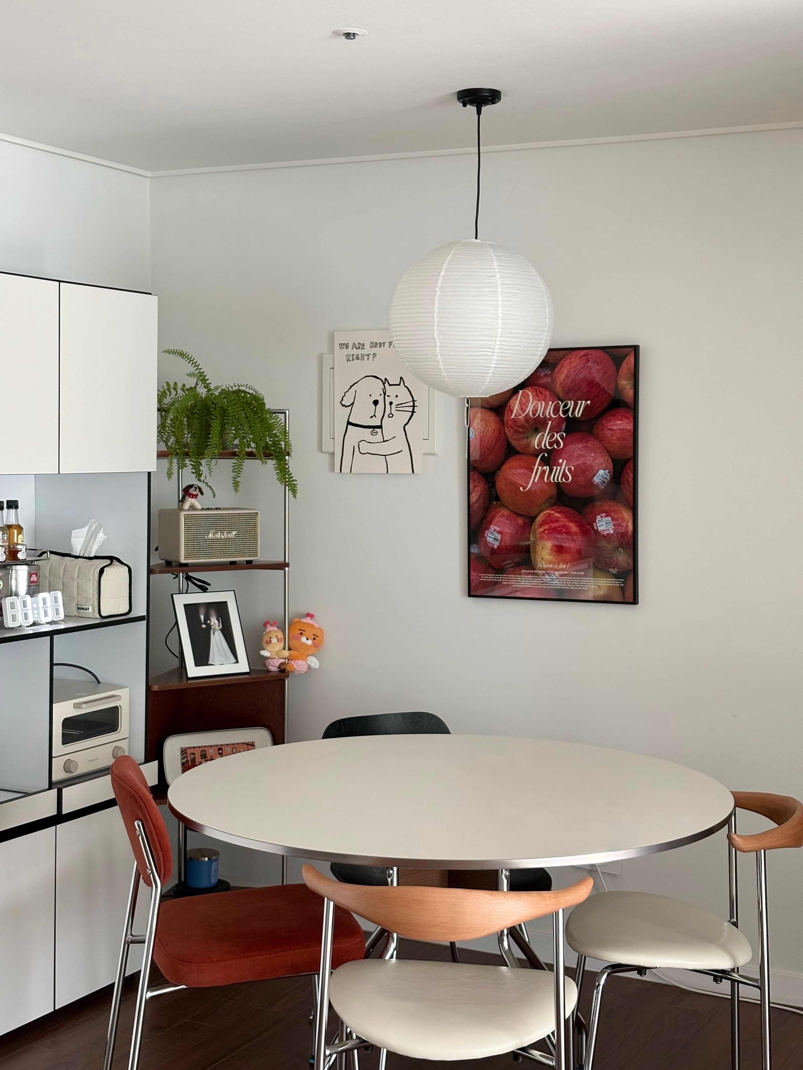 Round Steel Leg Dining Table user photo