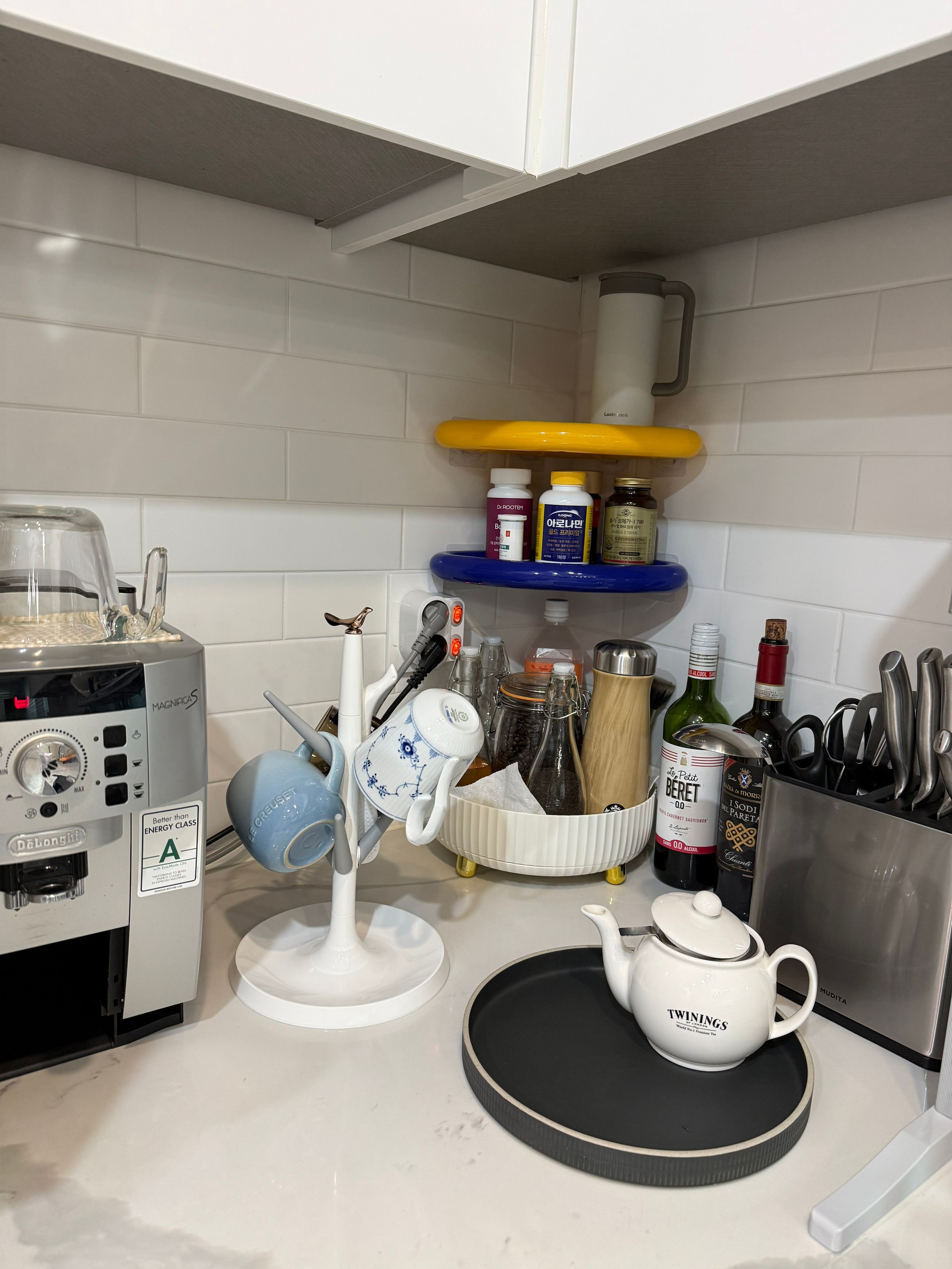 No-Drill Colorful Corner Shelf user photo