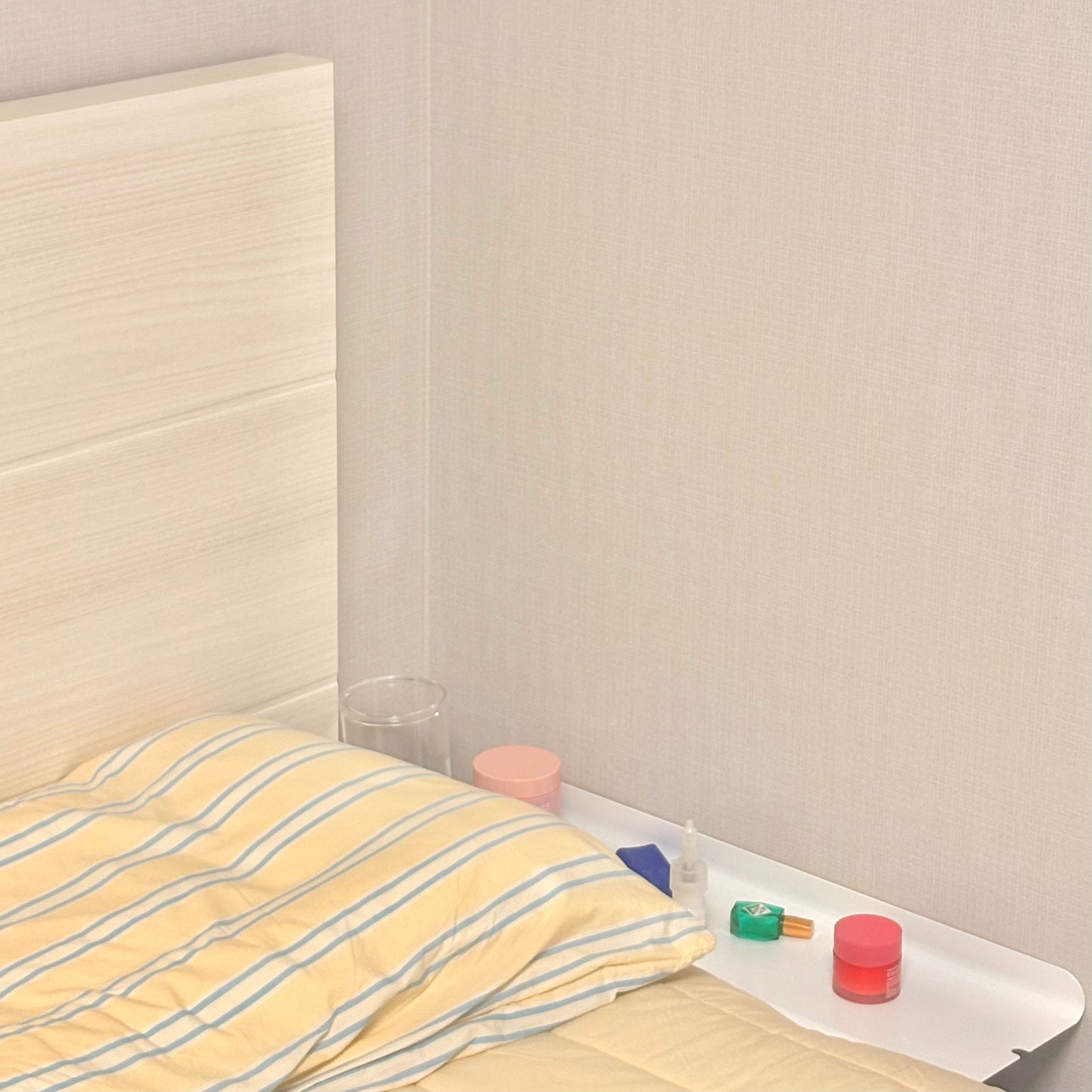 Blanc Bed Gap Side Shelf user photo