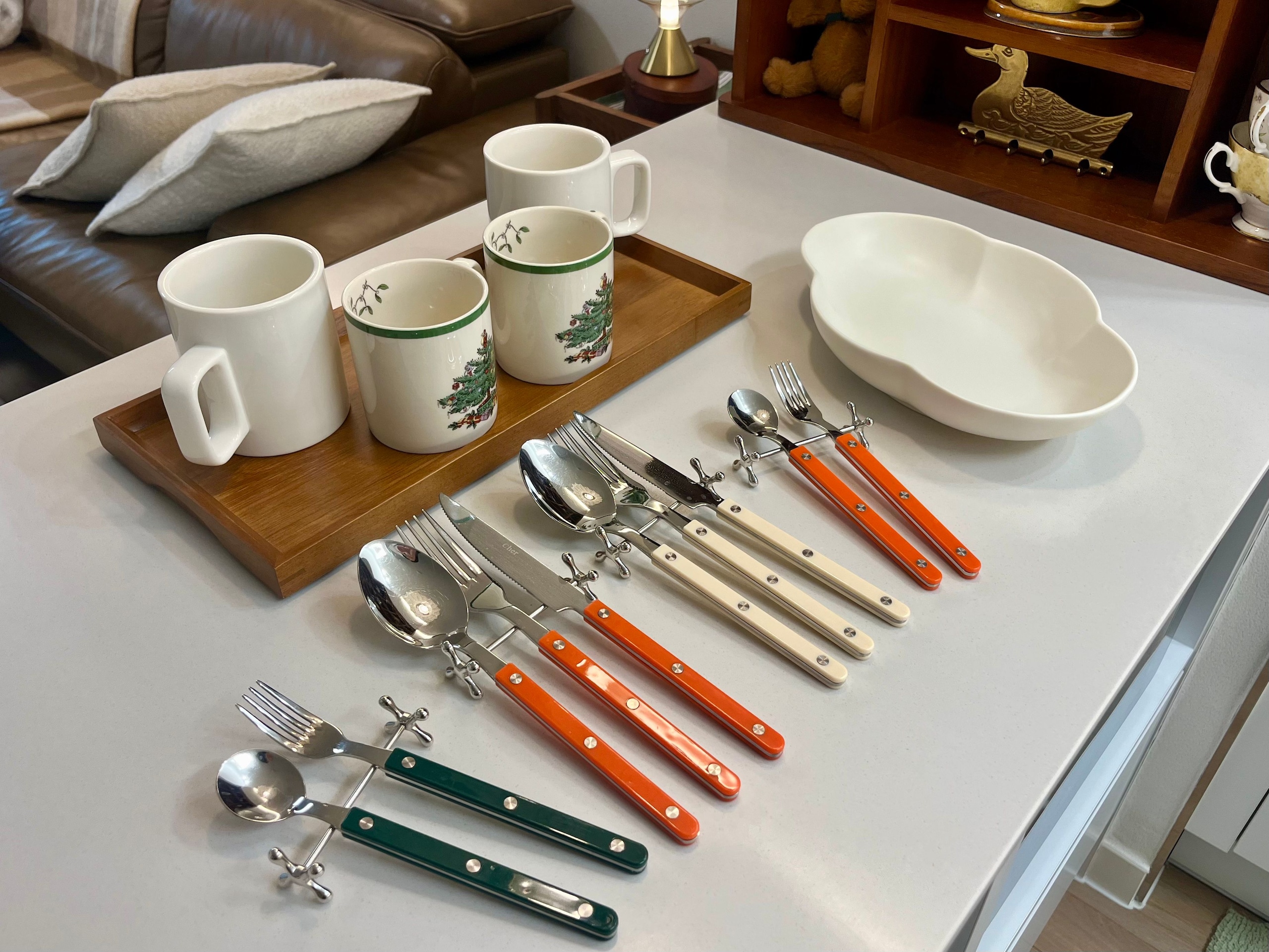 Modern Color-Handled Flatware Set for 2 (8-Piece) user photo