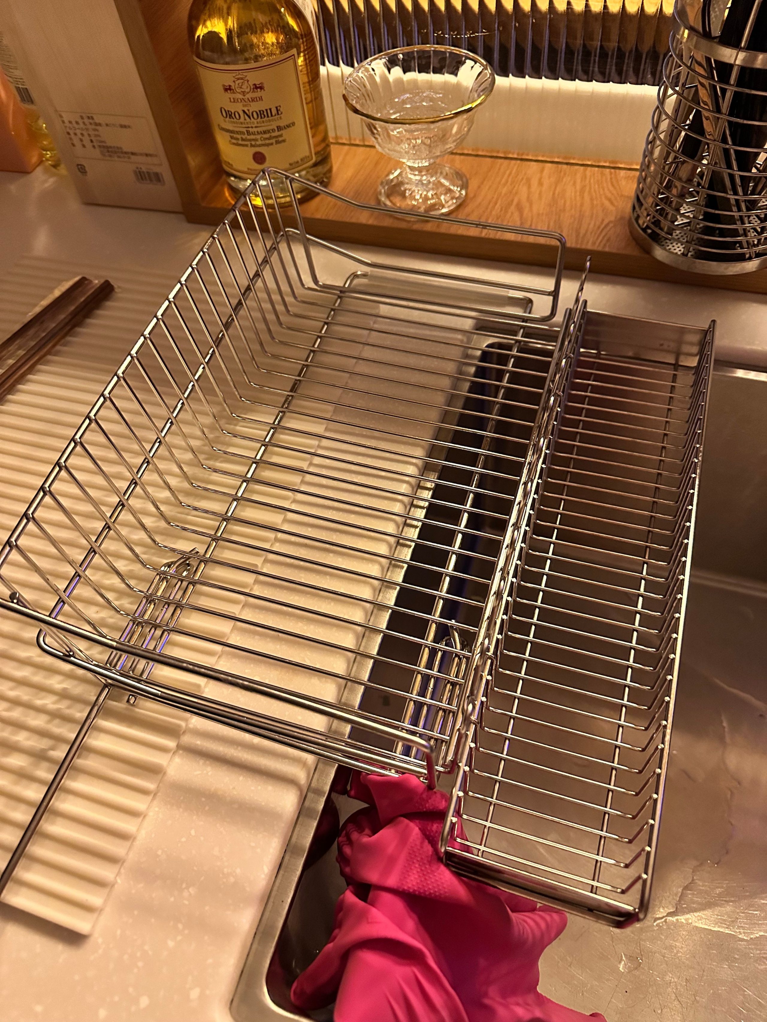 Dual Fit Sink Dish Rack user photo