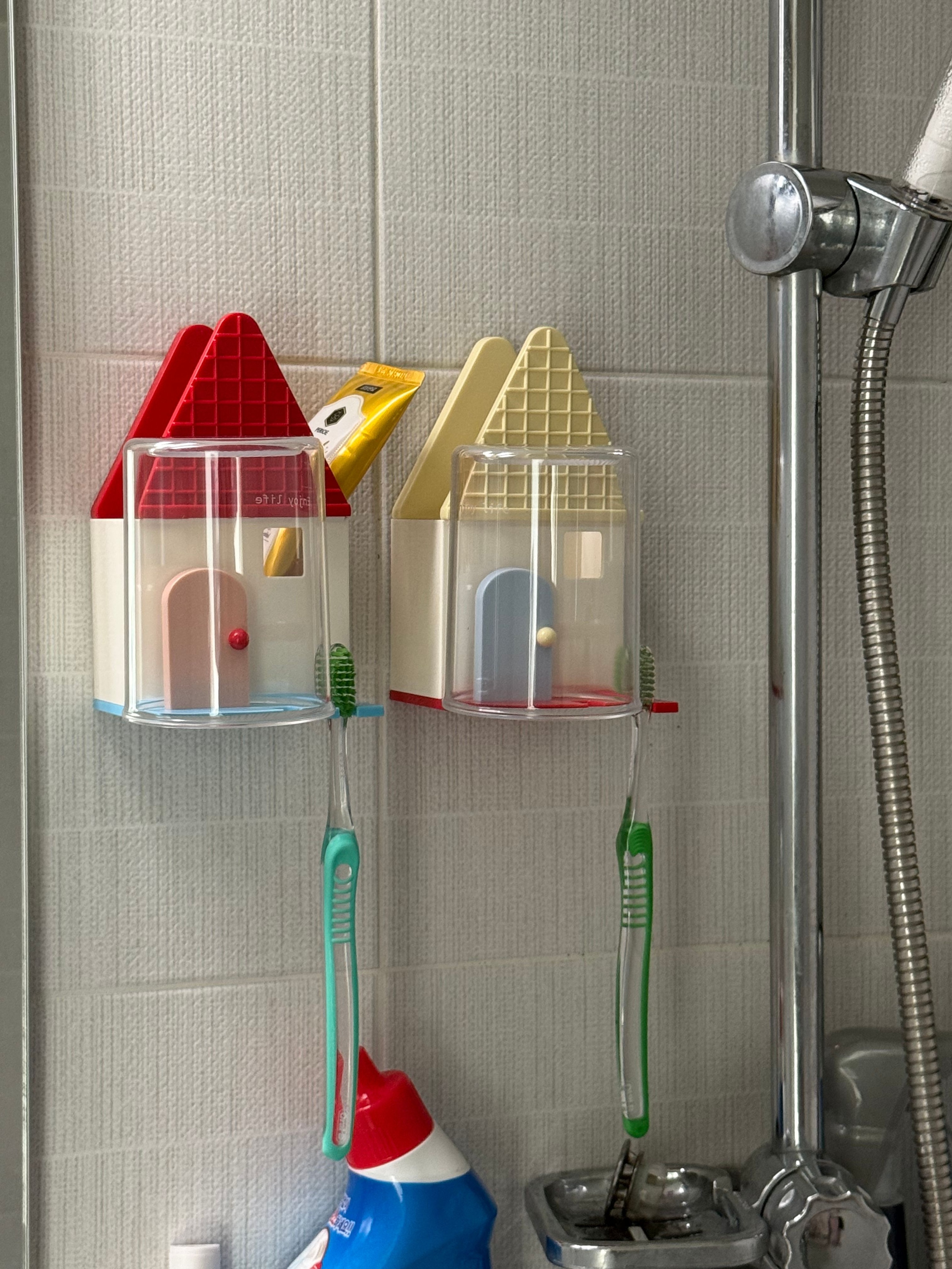 Flip House Toothbrush Holder Set user photo