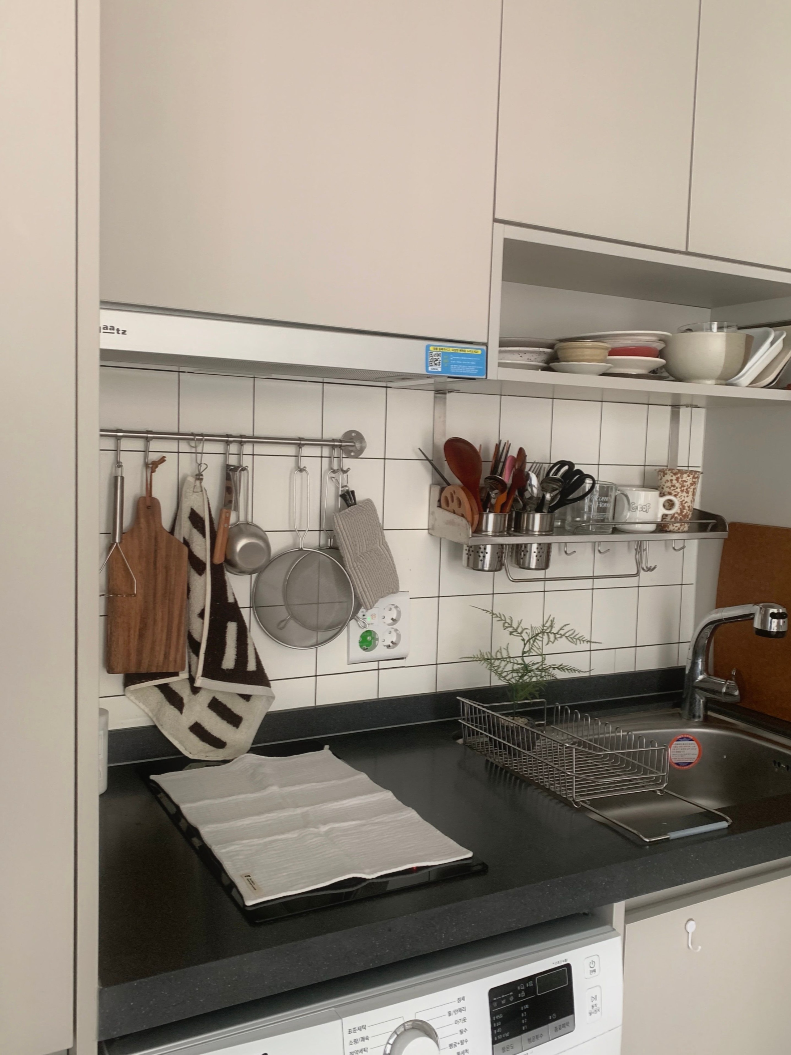 Dual Fit Sink Dish Rack user photo