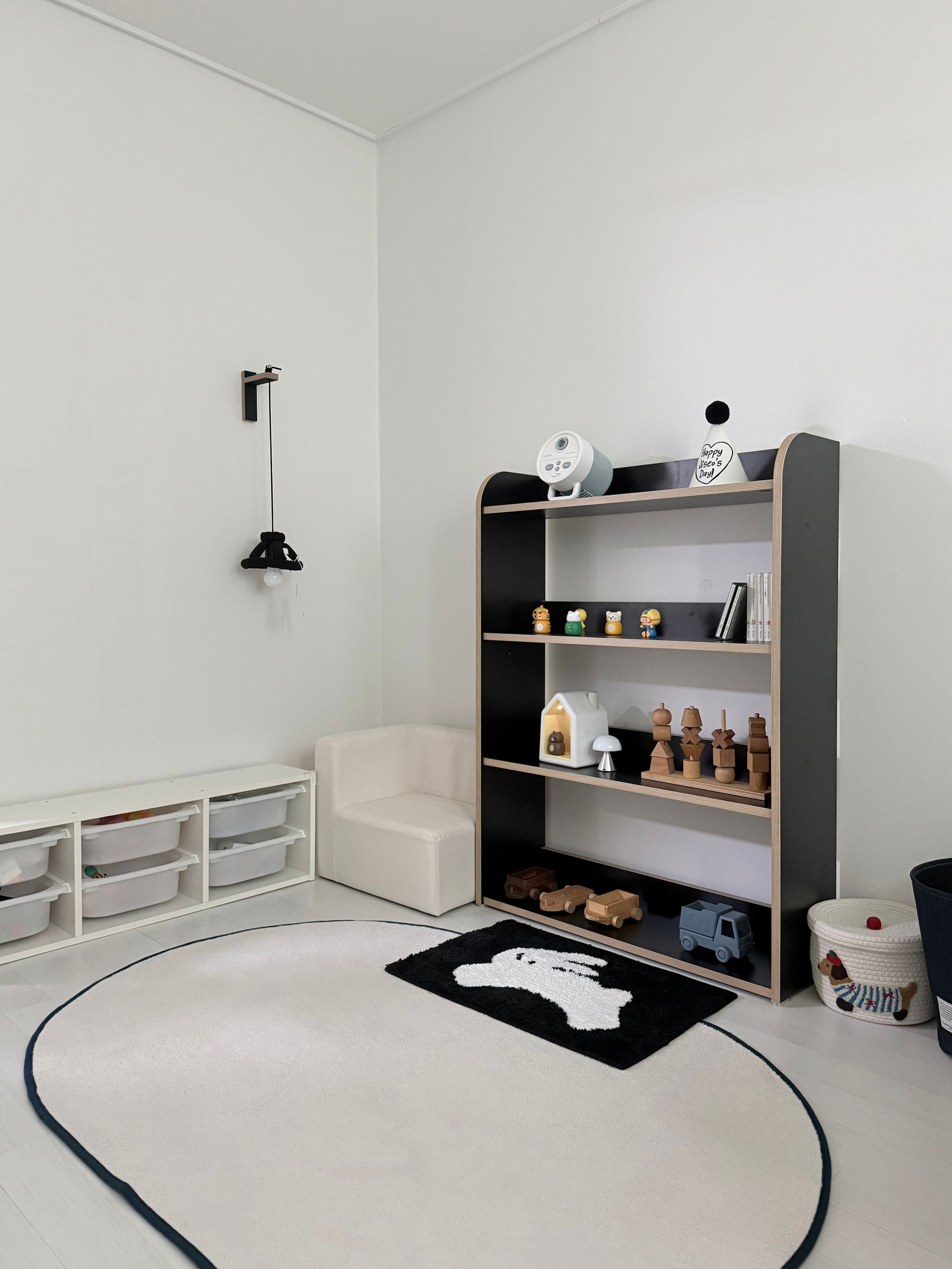 Studio Rim Oval Rug user photo