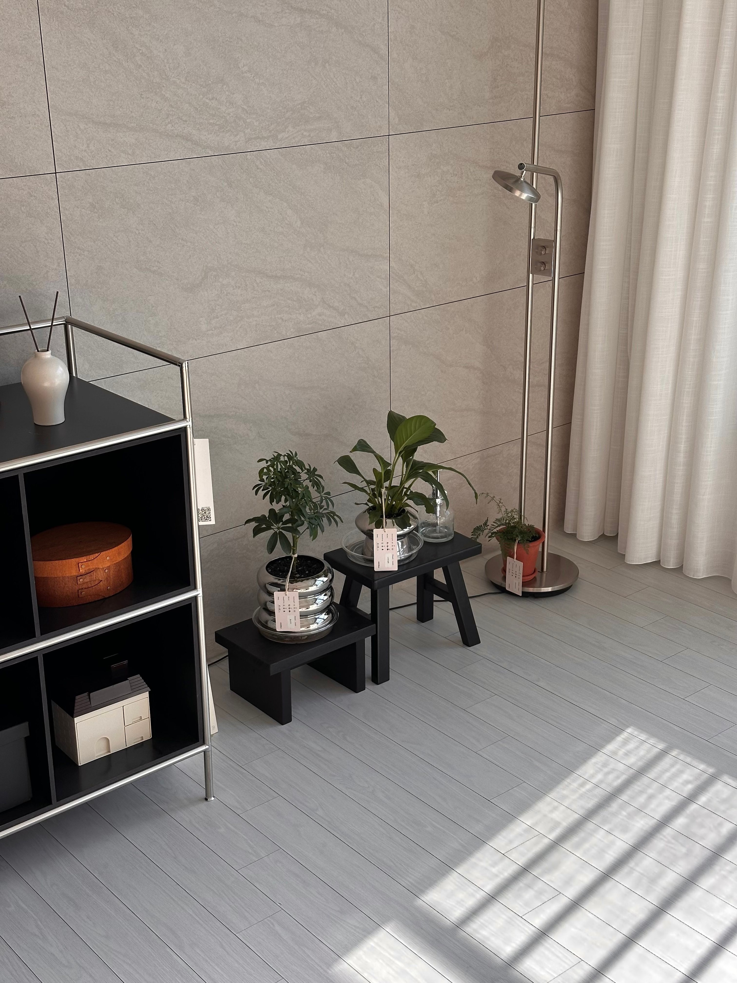 Rectangular Wood Mini Plant Stand user photo