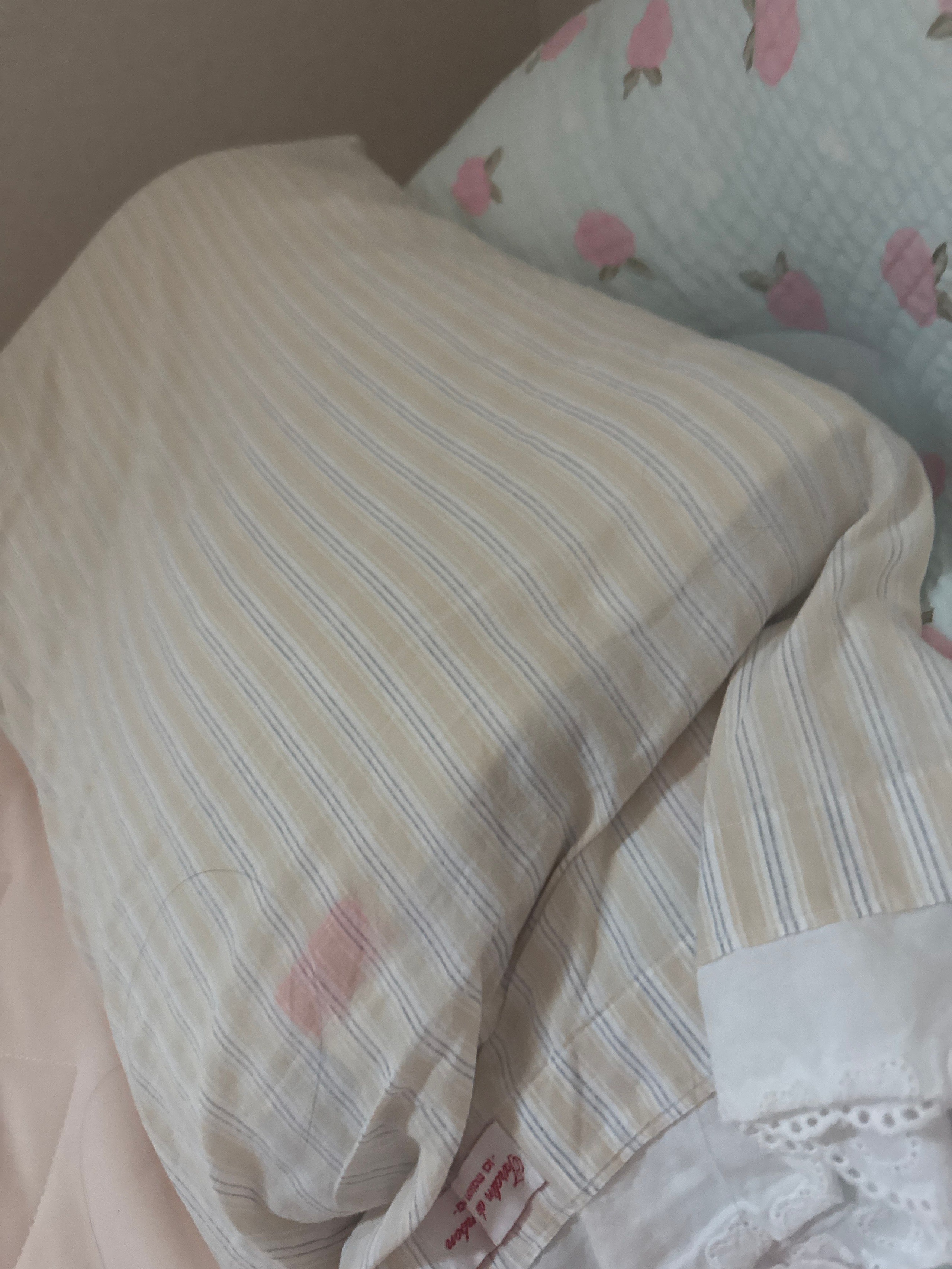 Little Sleepy Soft Lace Cotton Pillowcase user photo