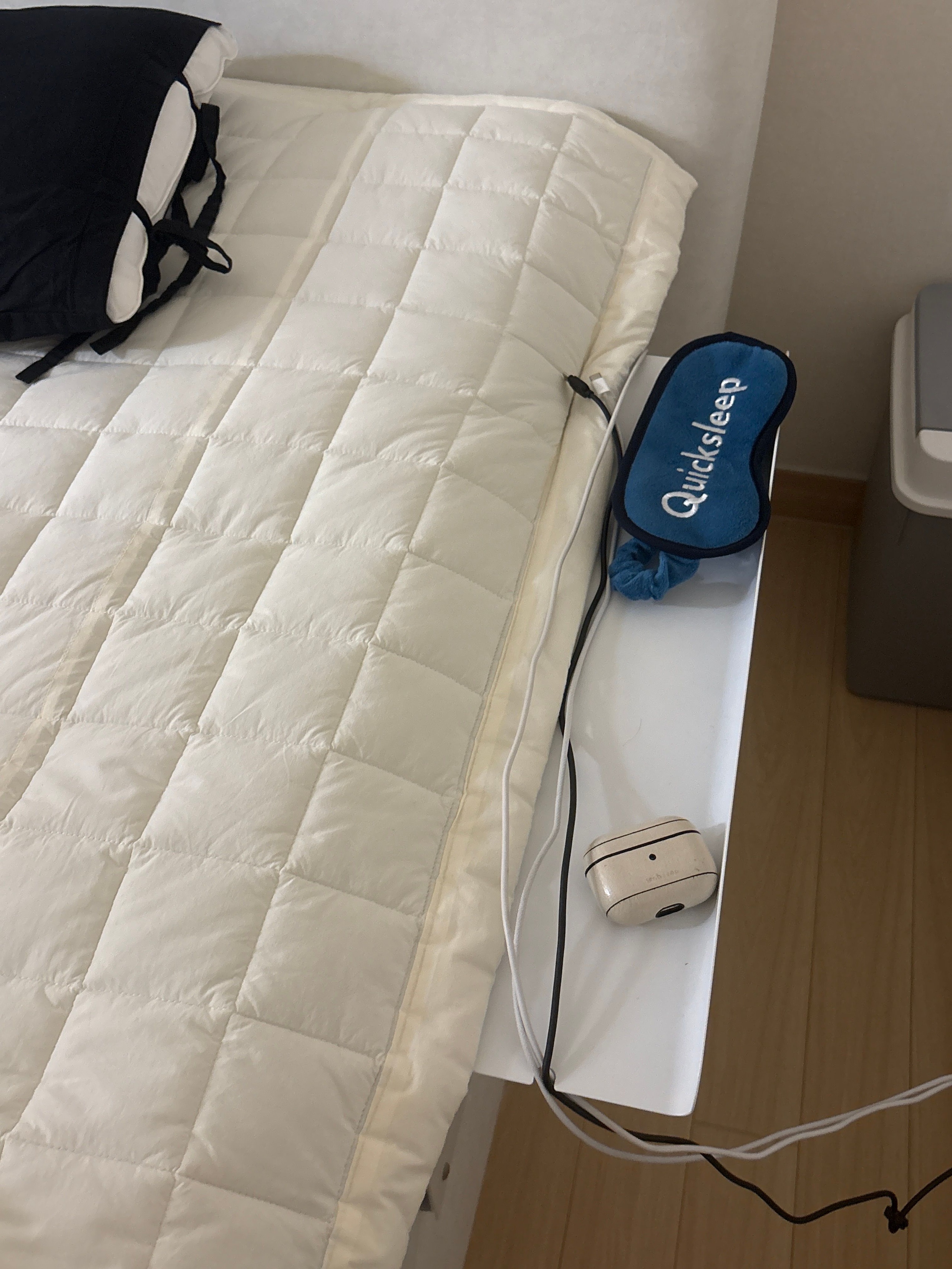 Blanc Bed Gap Side Shelf user photo