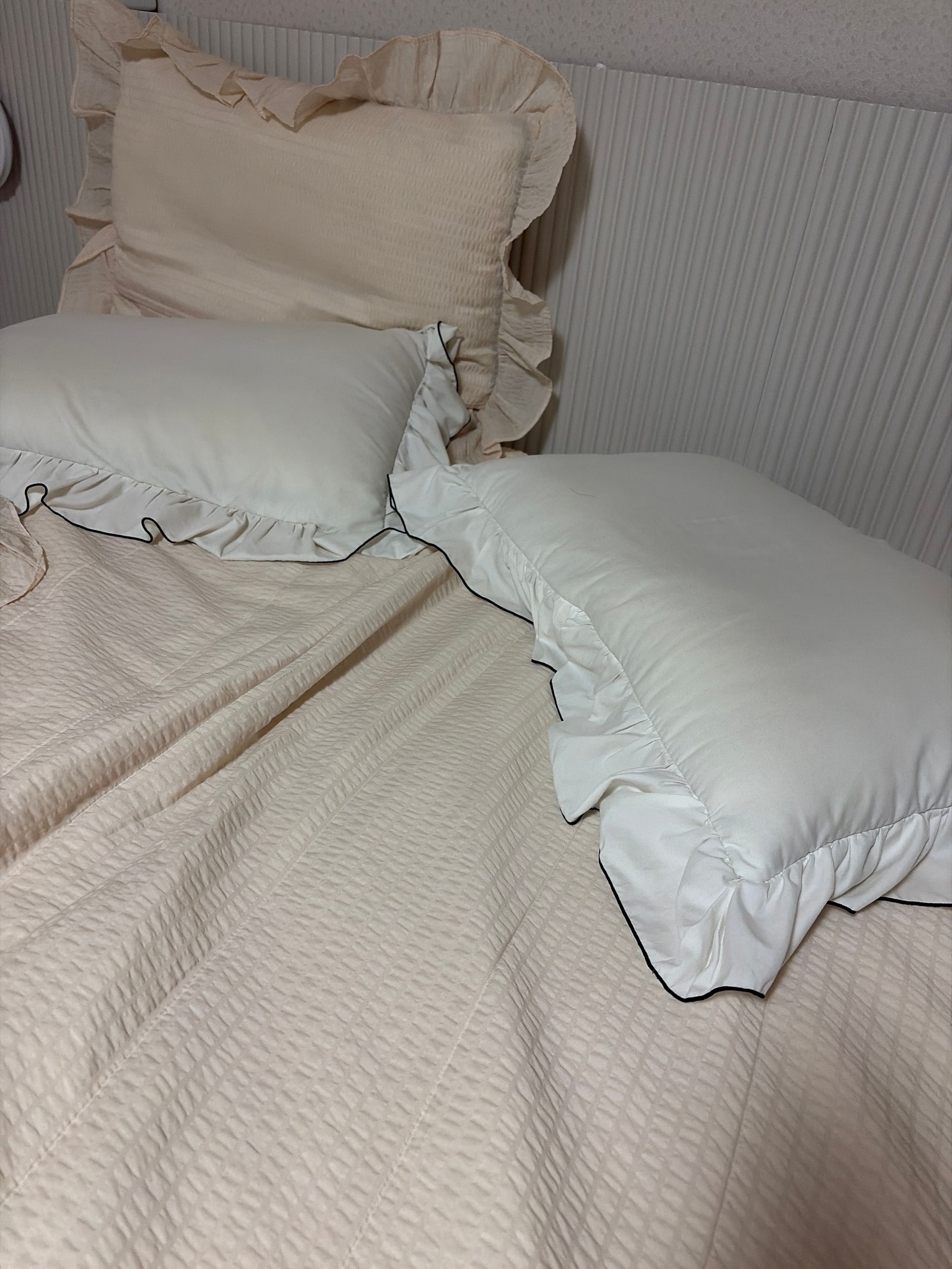 Pop Frill Seersucker Summer Comforter & Pillowcase Set user photo