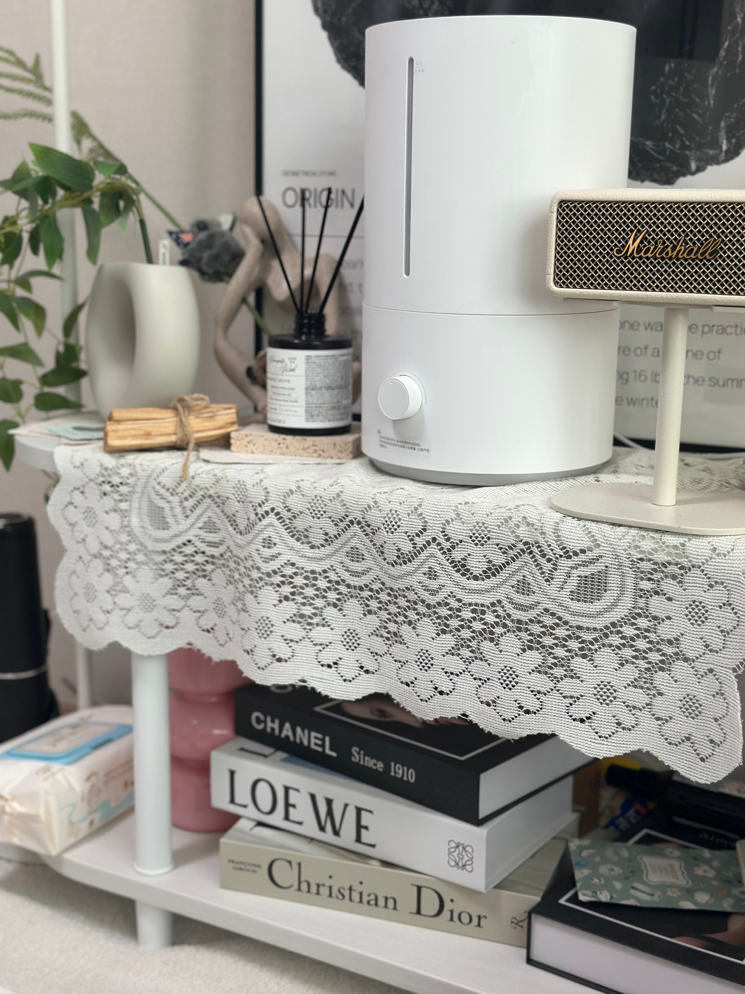 Half-Moon Wooden Shelf user photo