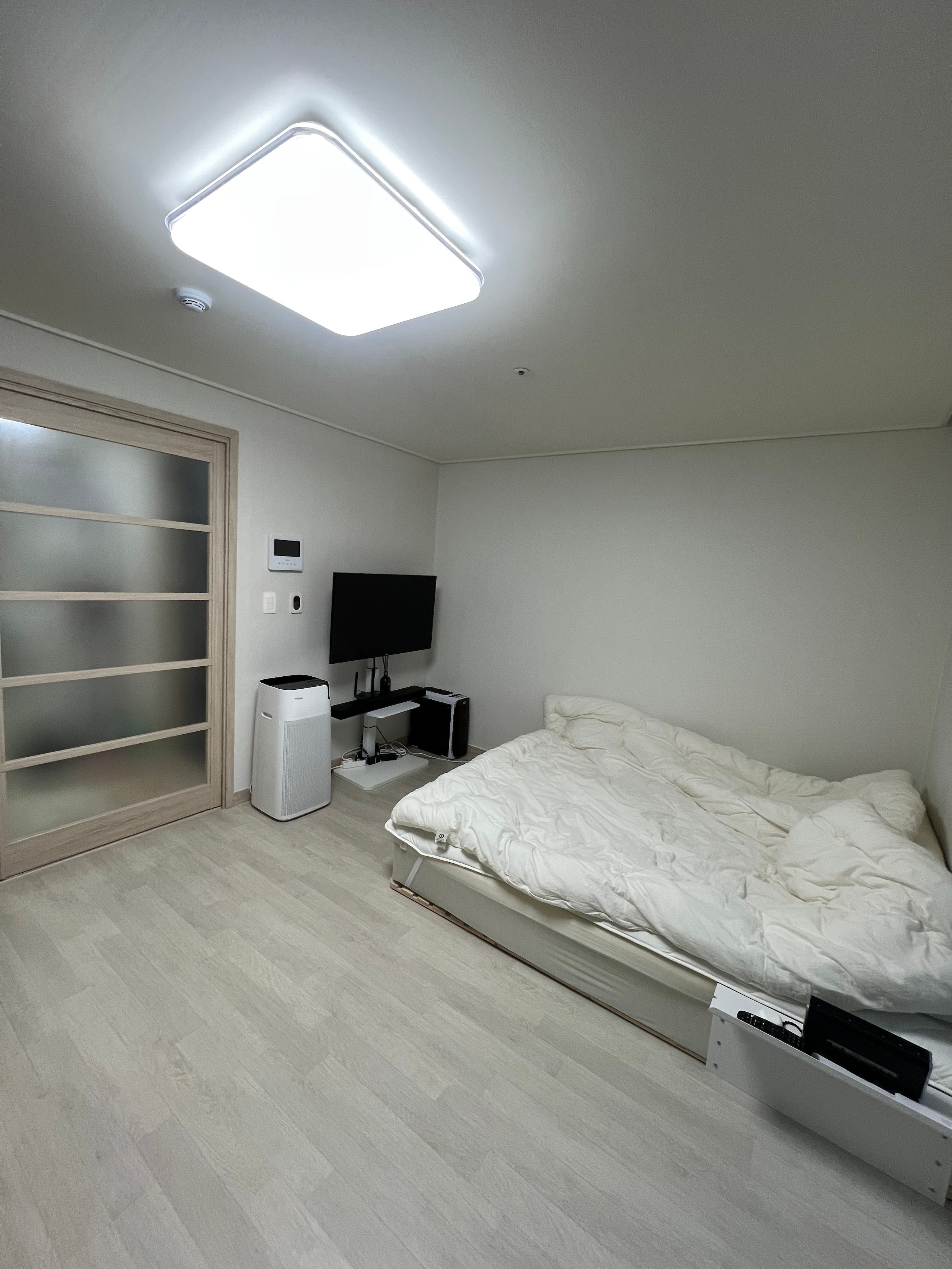 Blanc Bed Gap Side Shelf user photo