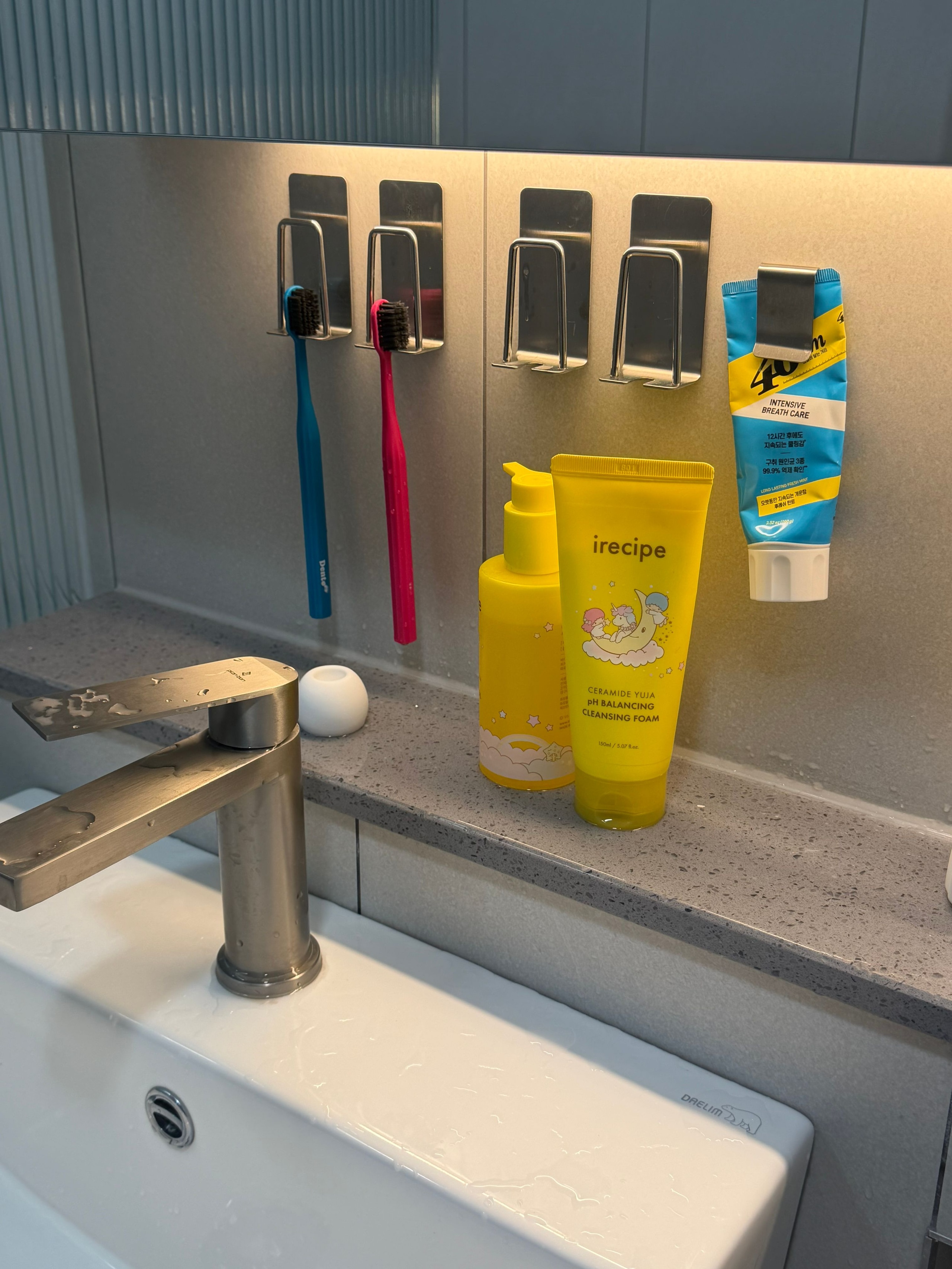 Diatomite Toothbrush Holder user photo