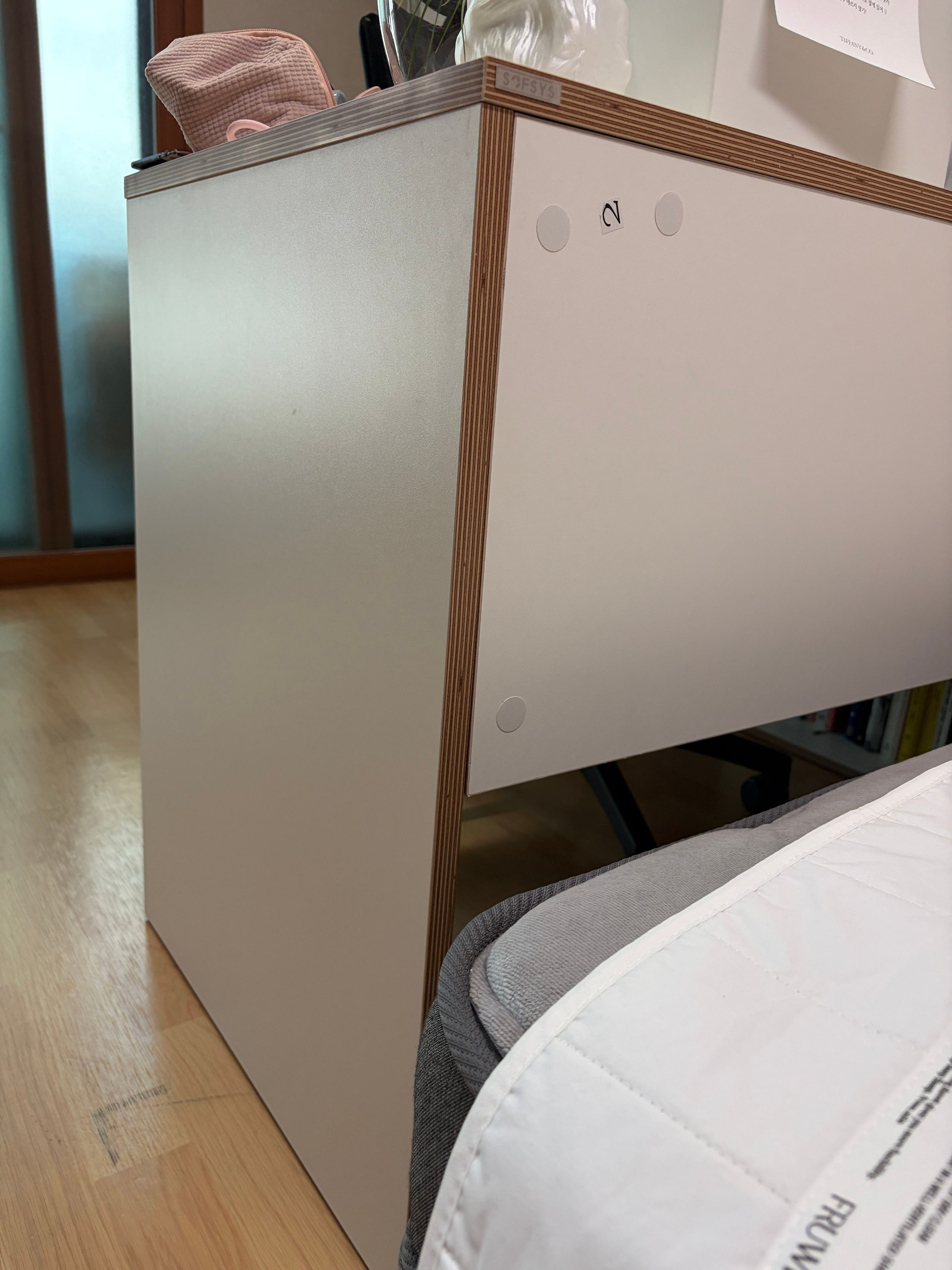 Bridge E0 Corner Desk & Bookshelf Set user photo