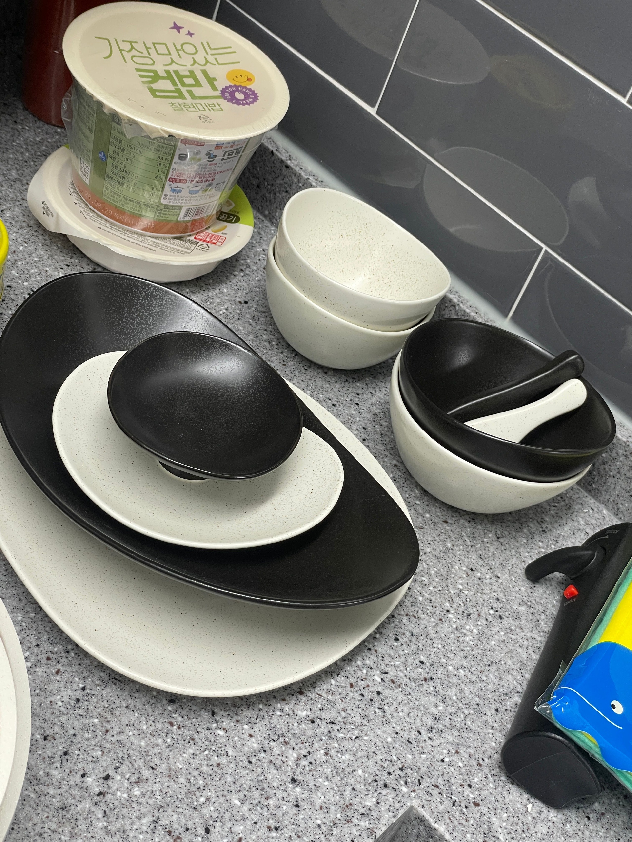Rocher Ceramic Dinnerware Set for 2 (10-Piece) user photo