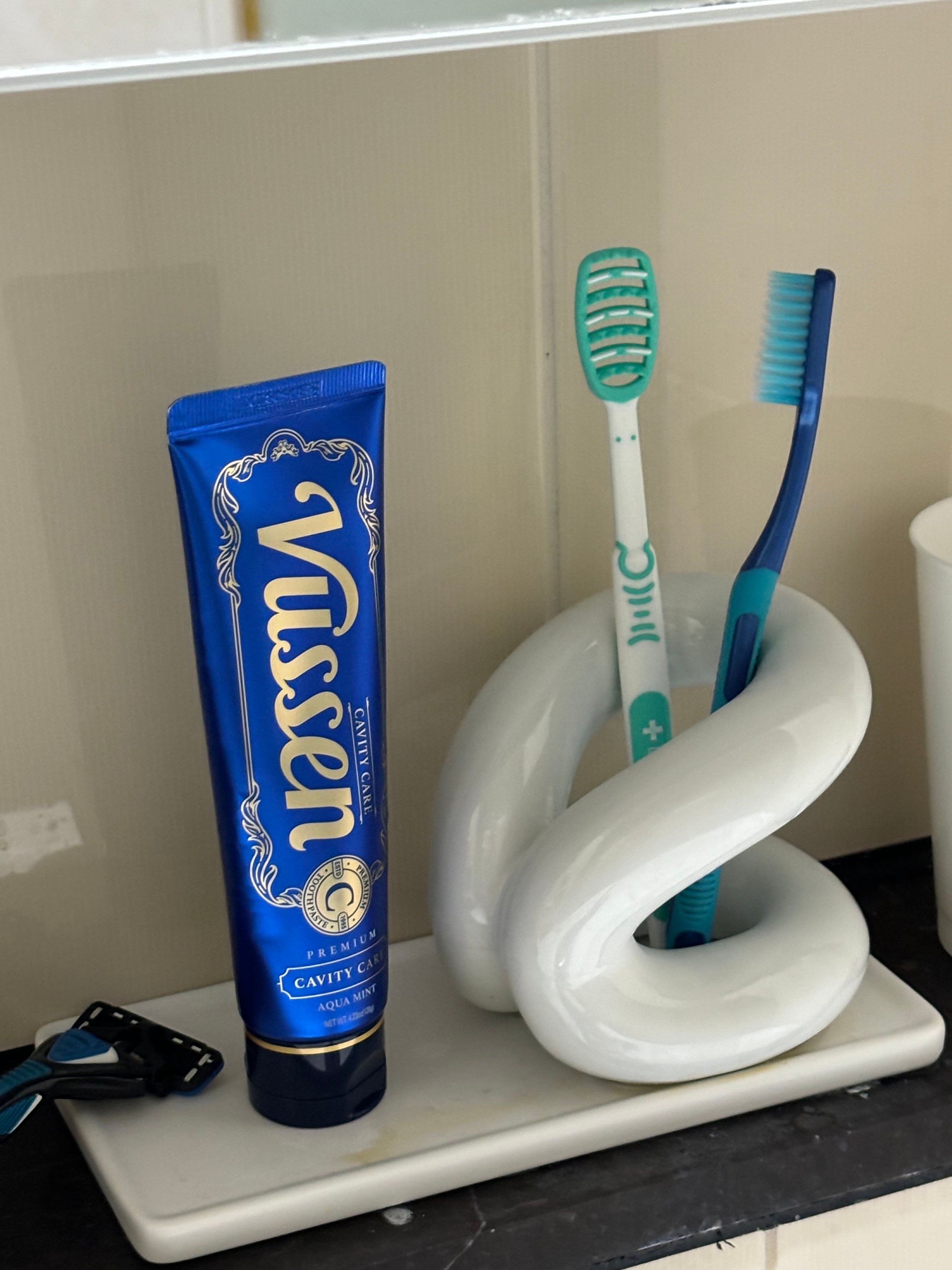 Ceramic Toothbrush Holder and Tray Set user photo