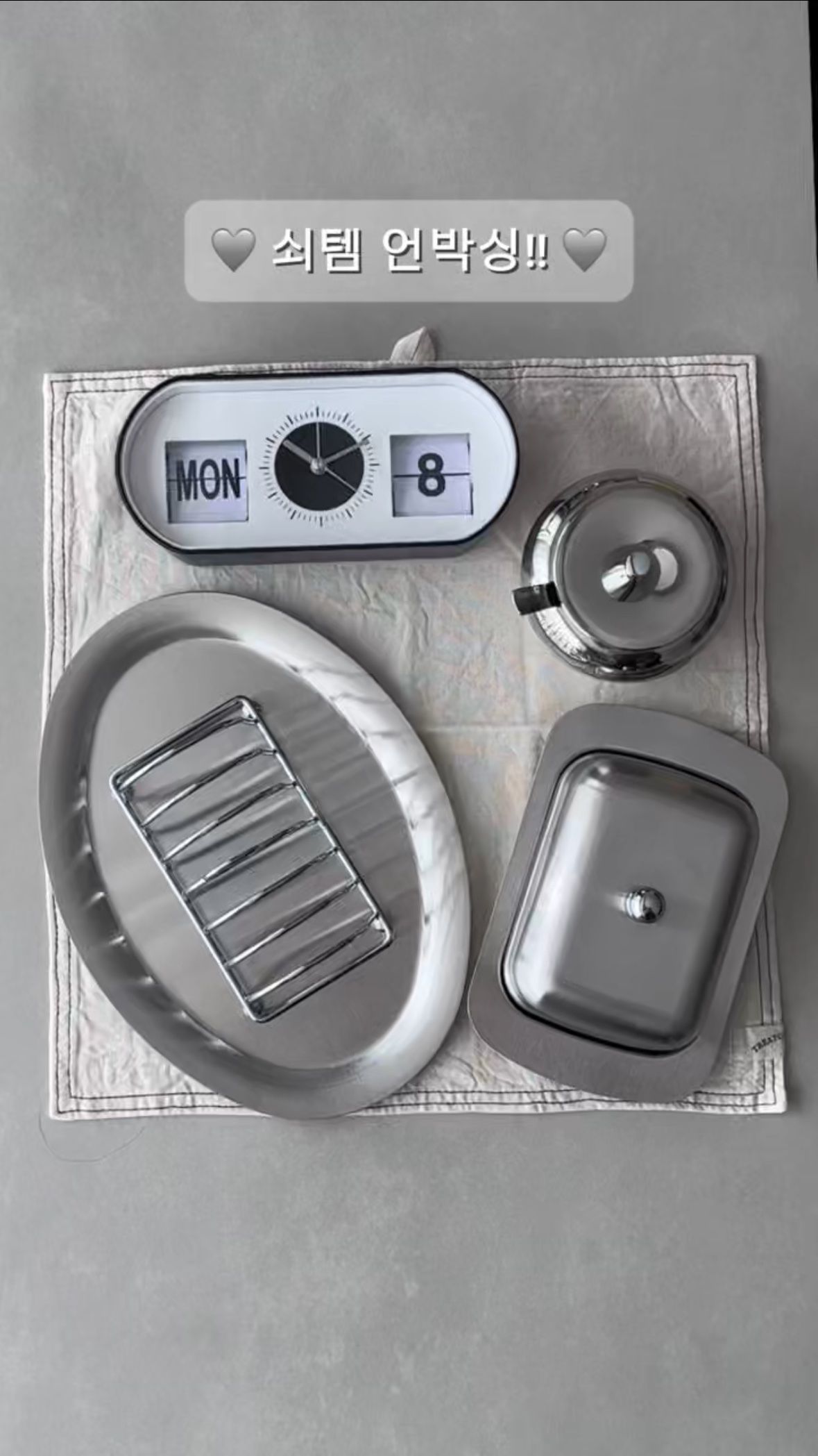 Silver Apple 304 Stainless Steel Seasoning Jar with Spoon user photo